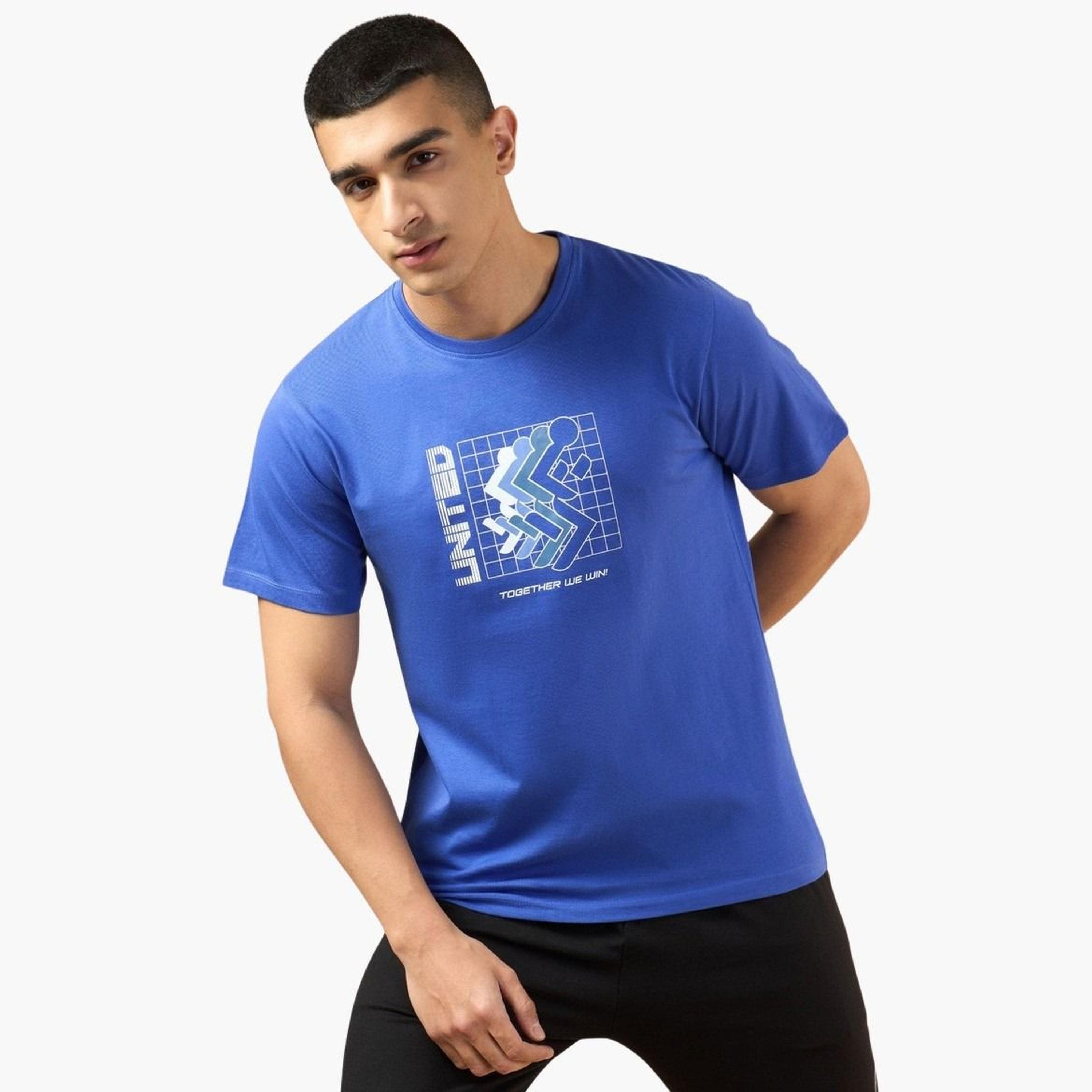 كوالت × ستايلي - تي شيرت رجالي بأكمام قصيرة وطبعة ماراثونية لون أزرق-men-clothing-tshirtsandpolos-tshirts-image-1