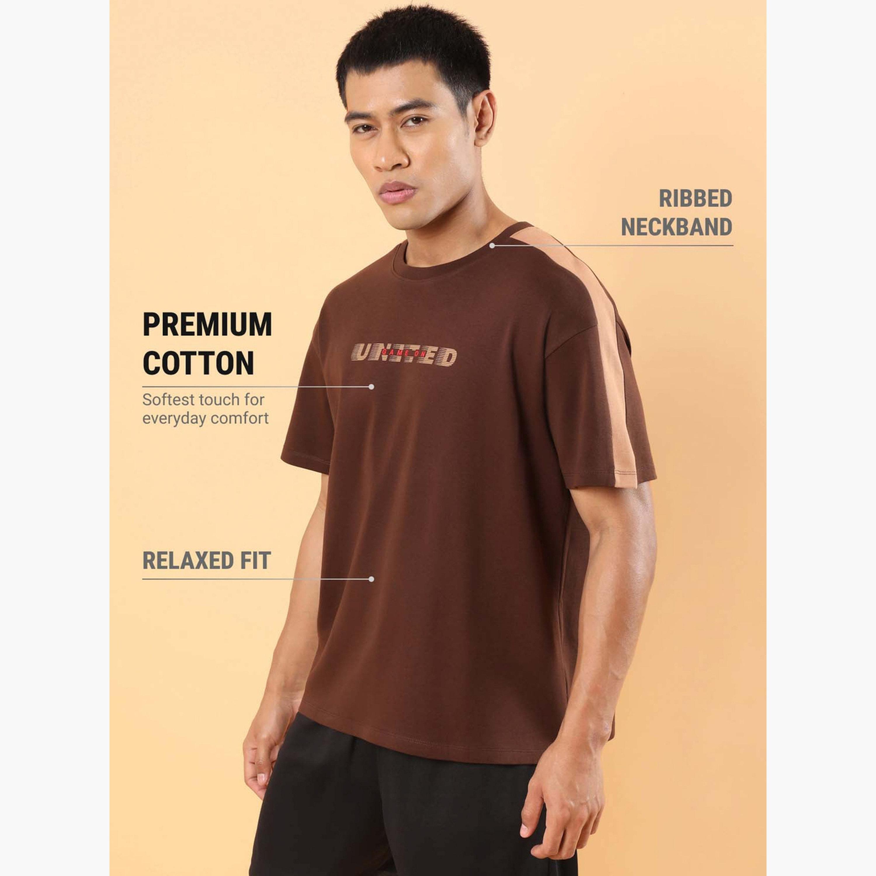 كالت × ستايلي - تي شيرت رجالي بني بأكمام قصيرة مطبوع عليه خط-men-clothing-sportswearandactivewear-tshirtsandpolos-image-6