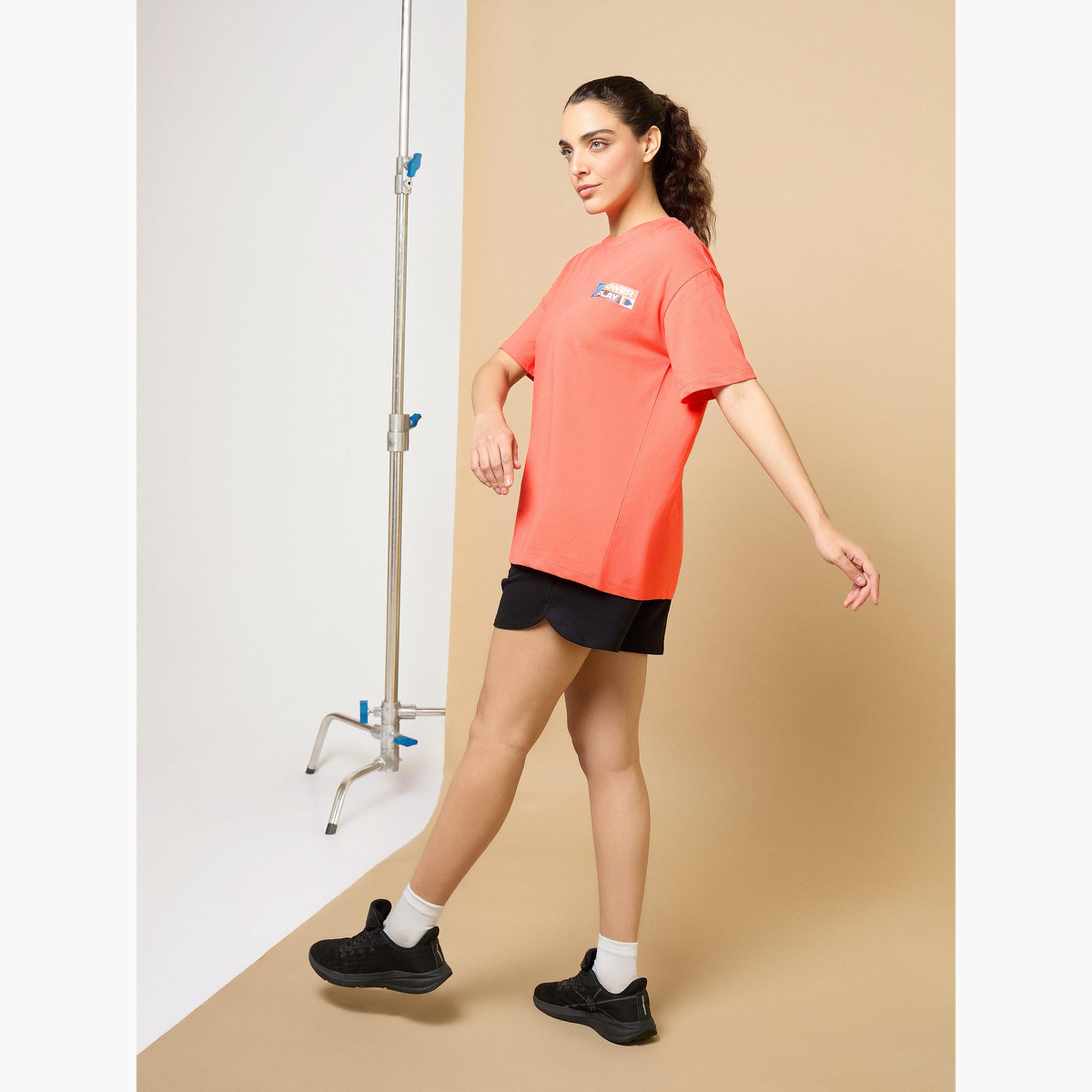 كالت × ستايلي - تي شيرت نسائي مريح بطباعة جرافيكية-women-clothing-tshirts-image-2