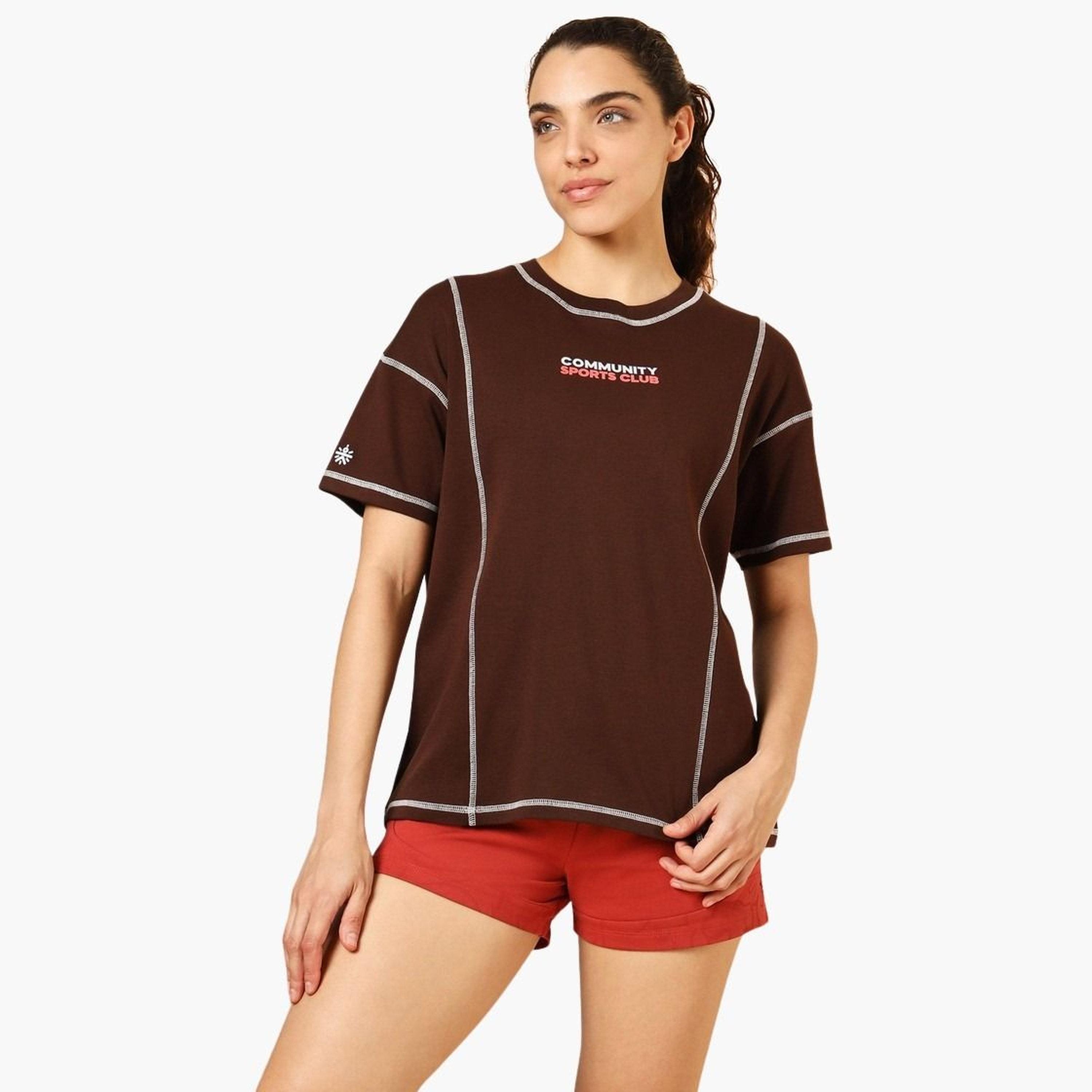 كولت × ستايلي - تي شيرت بني طبعة شعار للنساء-women-clothing-tshirts-image-4