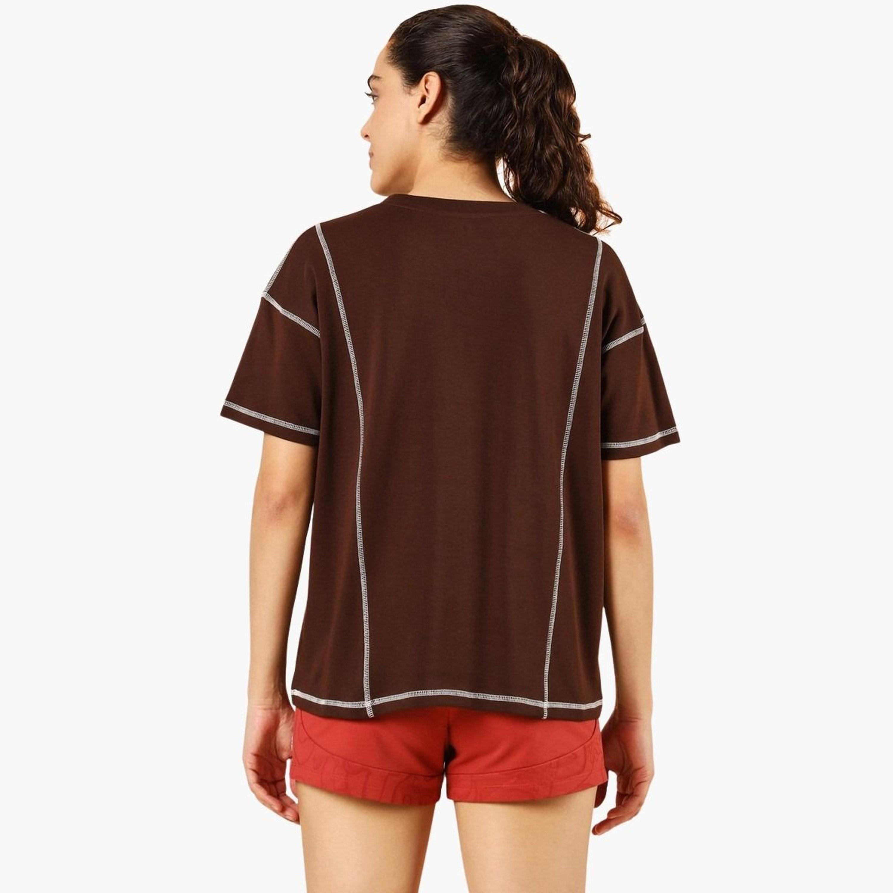 كولت × ستايلي - تي شيرت بني طبعة شعار للنساء-women-clothing-tshirts-image-6