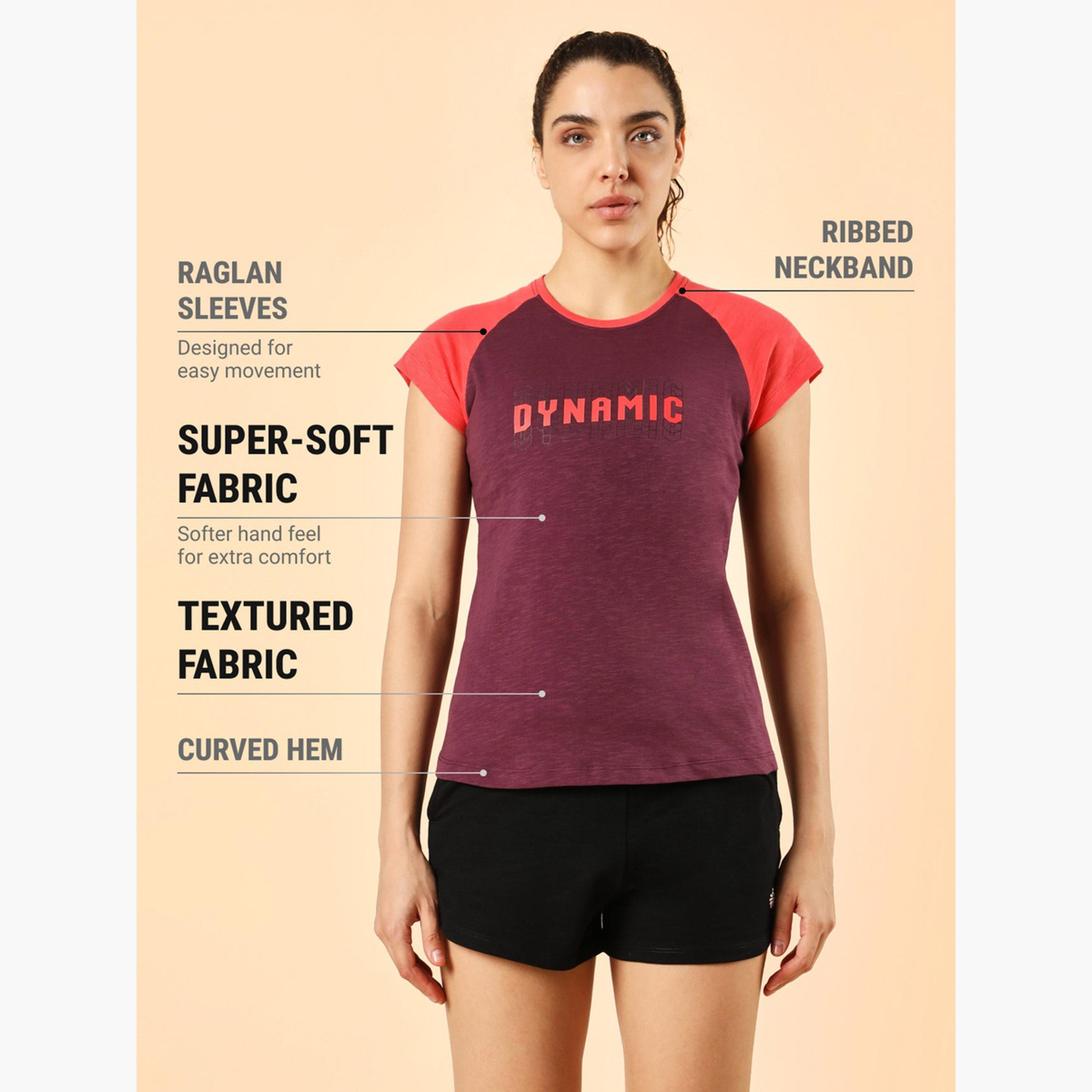 كوالت × ستايلي - تي شيرت بطبعة جرافيكية لون برغندي وأكمام راجلان-women-clothing-tshirts-image-4