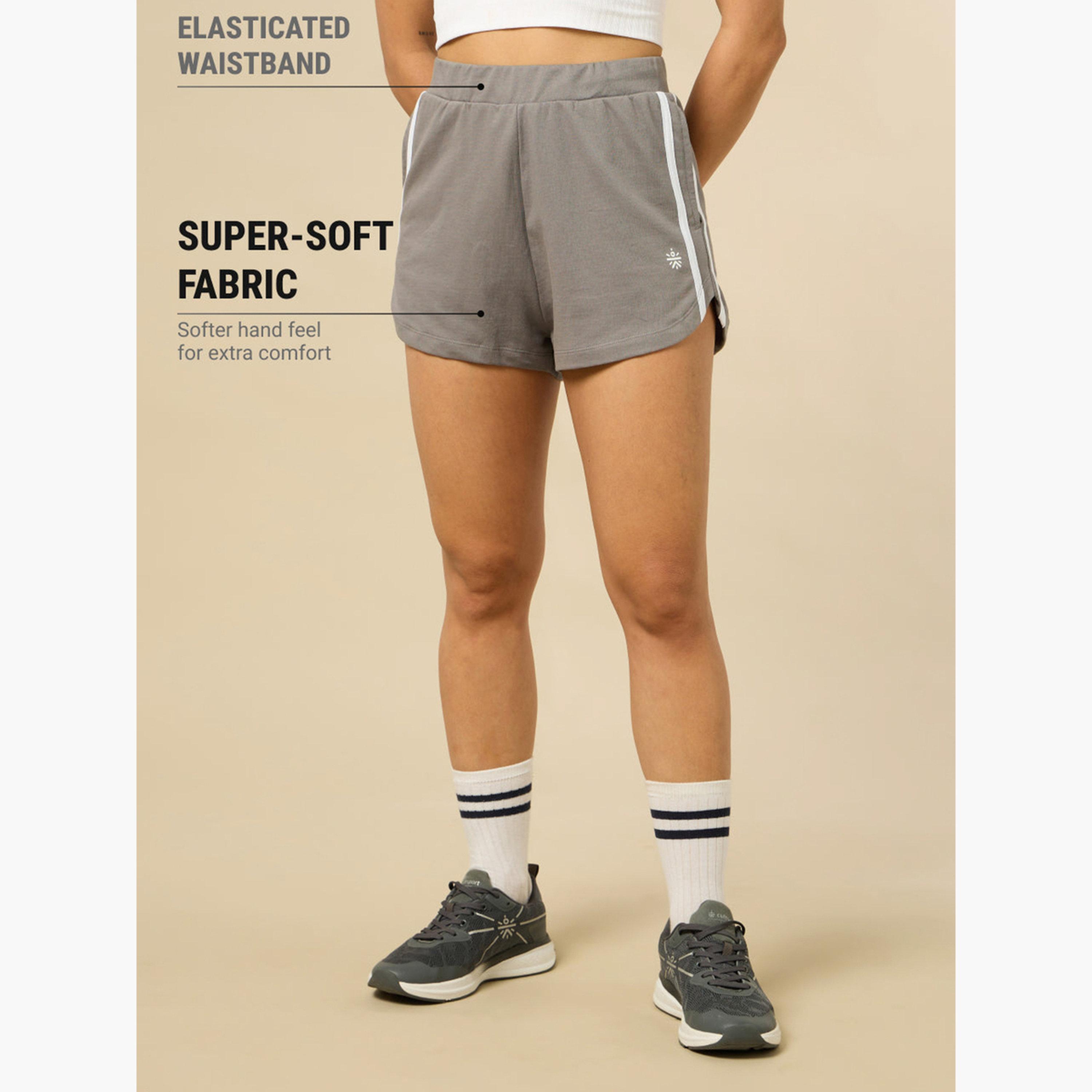 كولت × ستايلي - شورت رياضي مخطط باللون الرمادي للنساء-women-clothing-bottoms-shorts-image-4