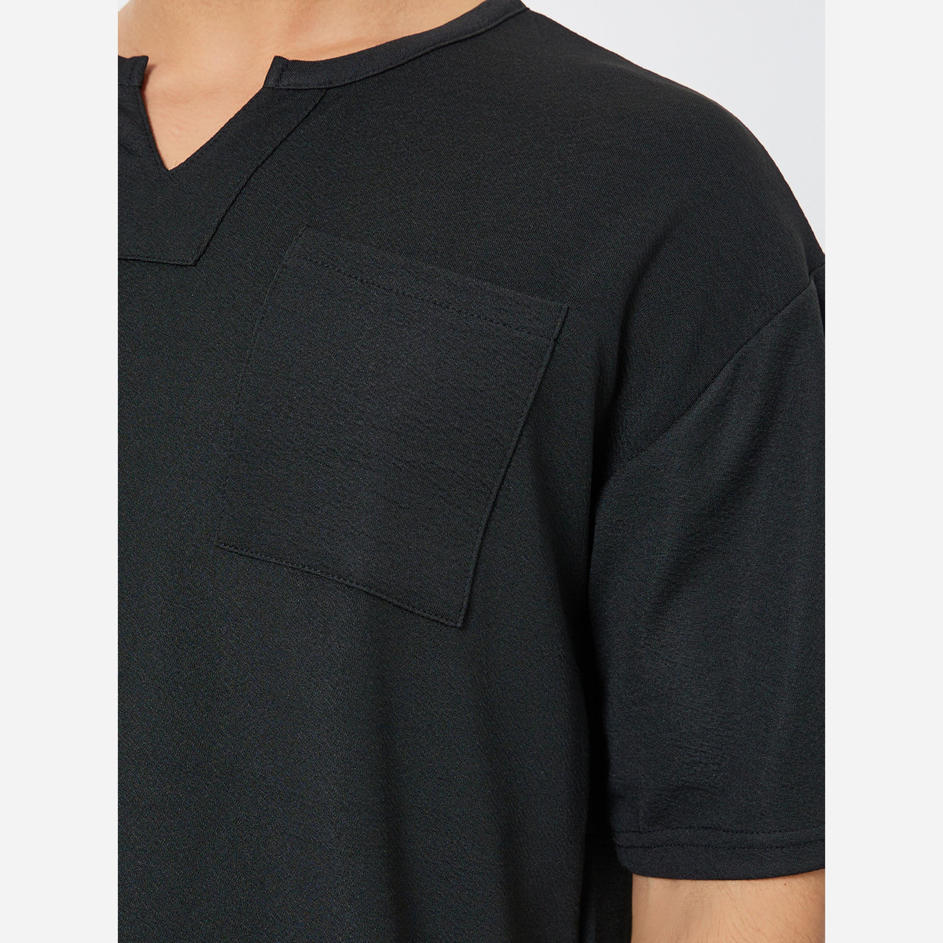 Styli Men Black Oversized T-Shirt and Shorts Co-Ords-men-clothing-coordsets-image-3