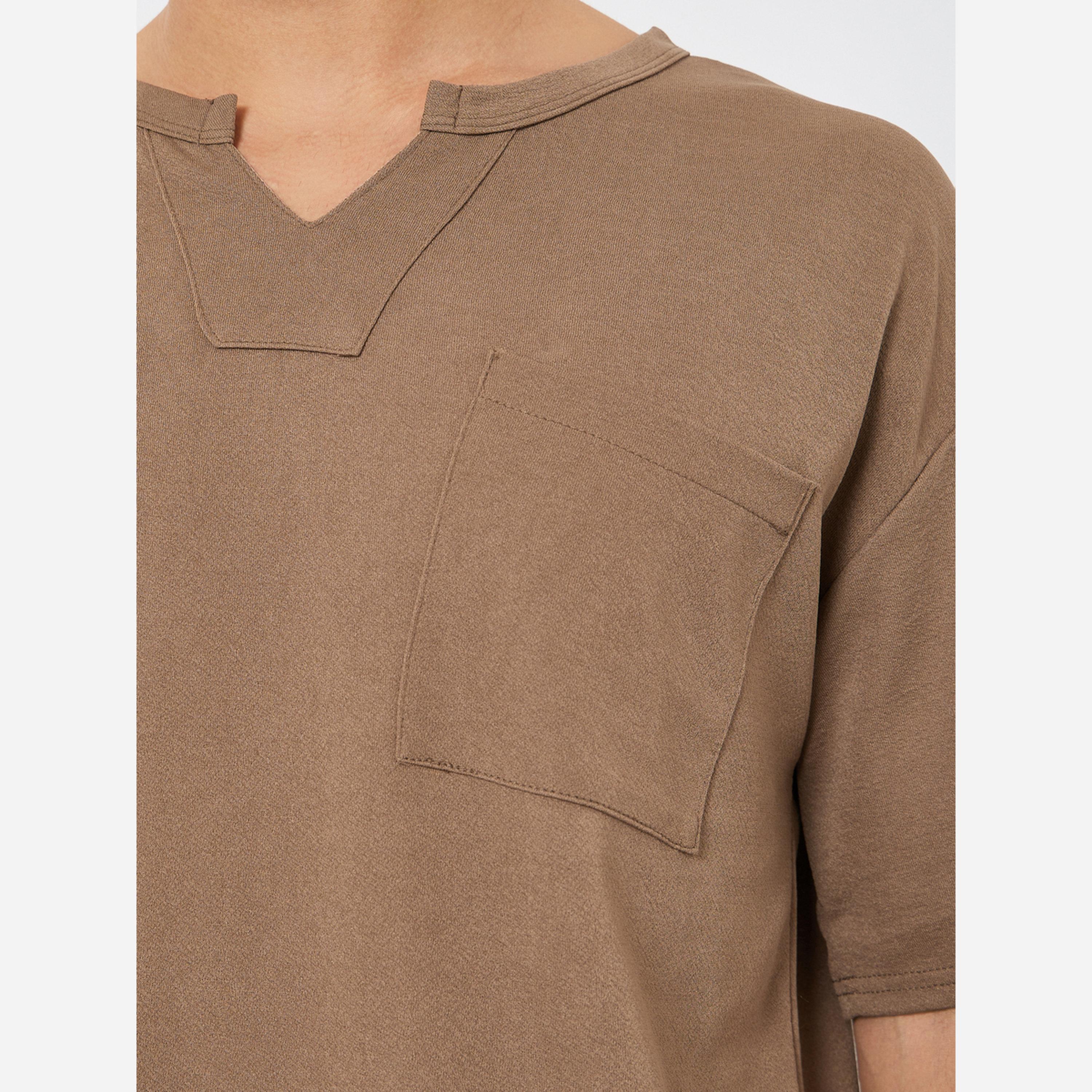 ستايلي - طقم رجالي لون بني مقاس واسع تيشيرت وشورت-men-clothing-coordsets-image-3