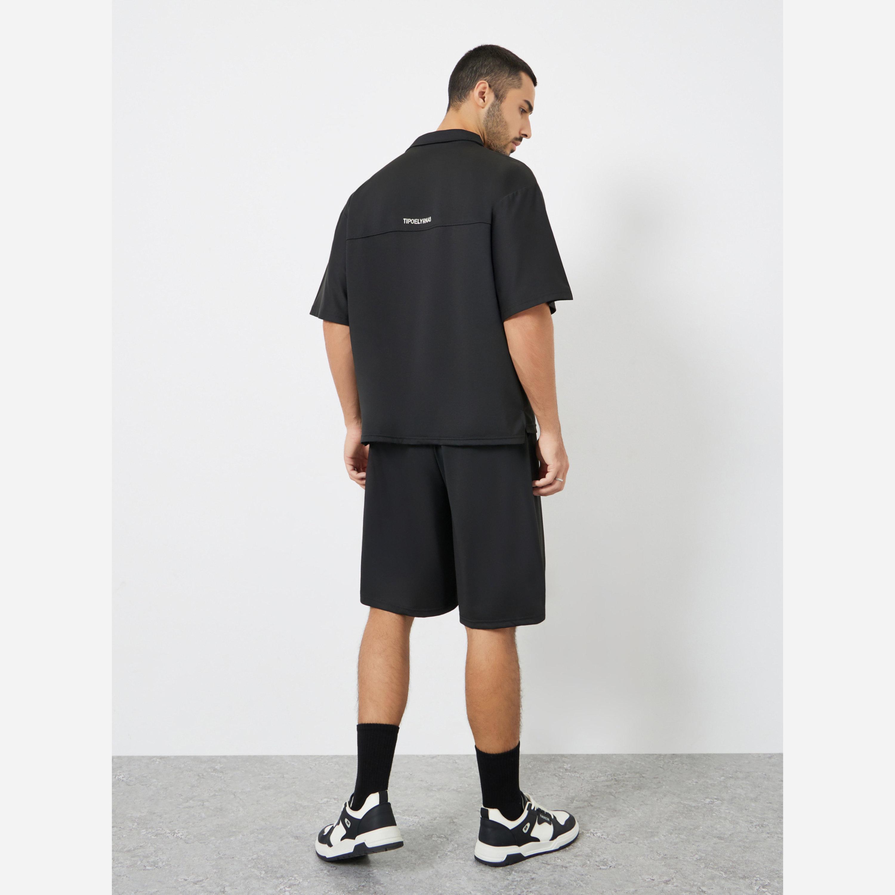 ستايلي - طقم رجالي لون أسود قميص بولو وشورت مقاس واسع بتفاصيل خياطة مميزة-men-clothing-coordsets-image-5