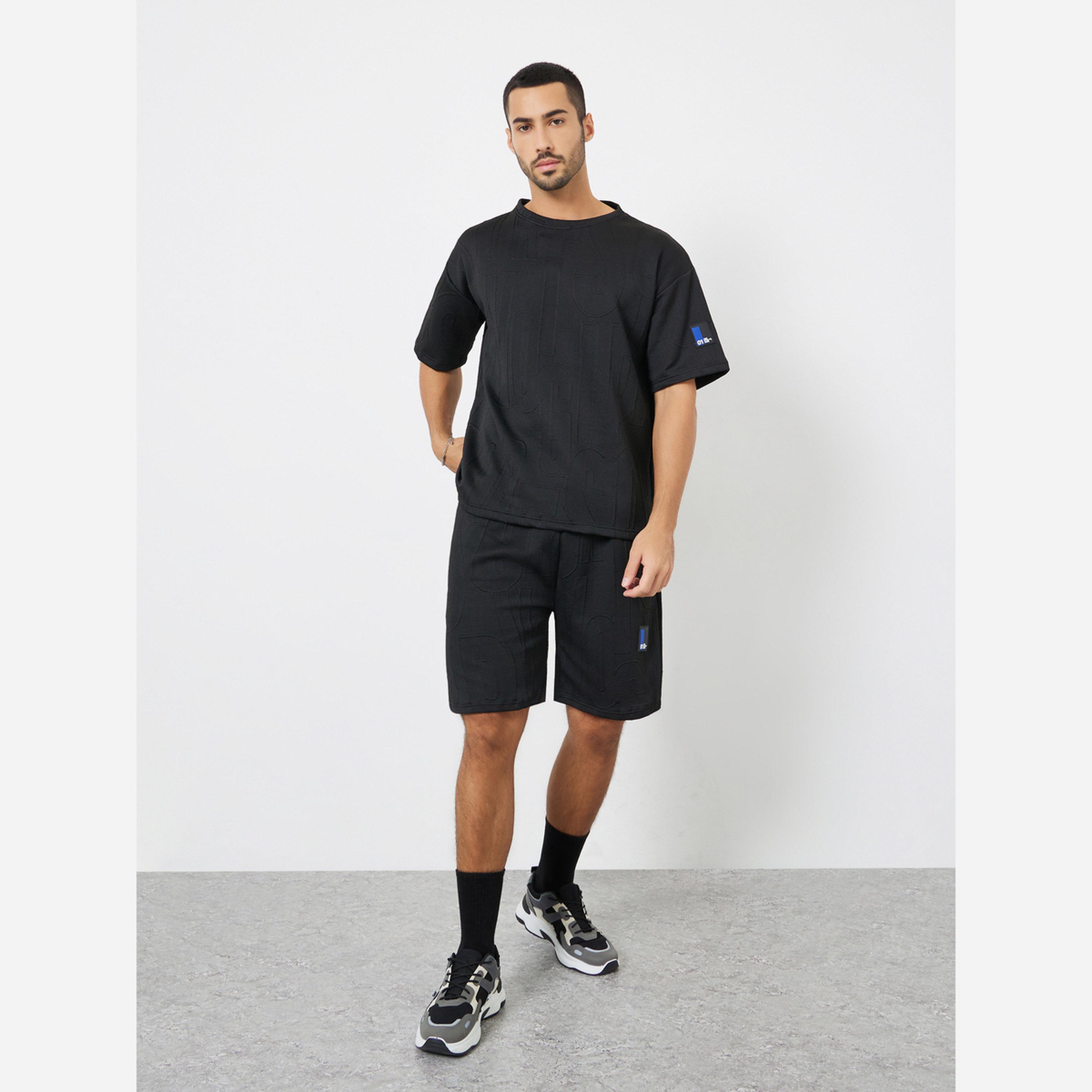 ستايلي - طقم رجالي لون أسود تيشيرت وشورت طبعة مميزة-men-clothing-coordsets-image-1