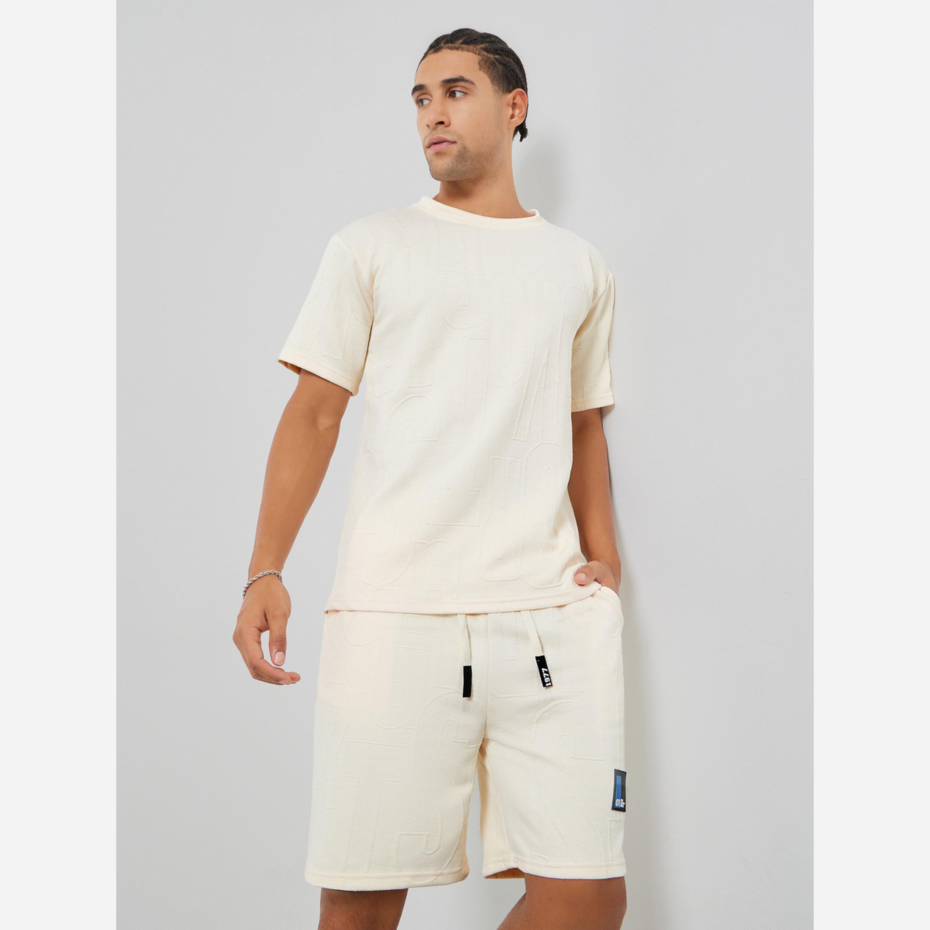 ستايلي - طقم رجالي تيشيرت وشورت لون كريمي طبعة مميزة-men-clothing-coordsets-image-1