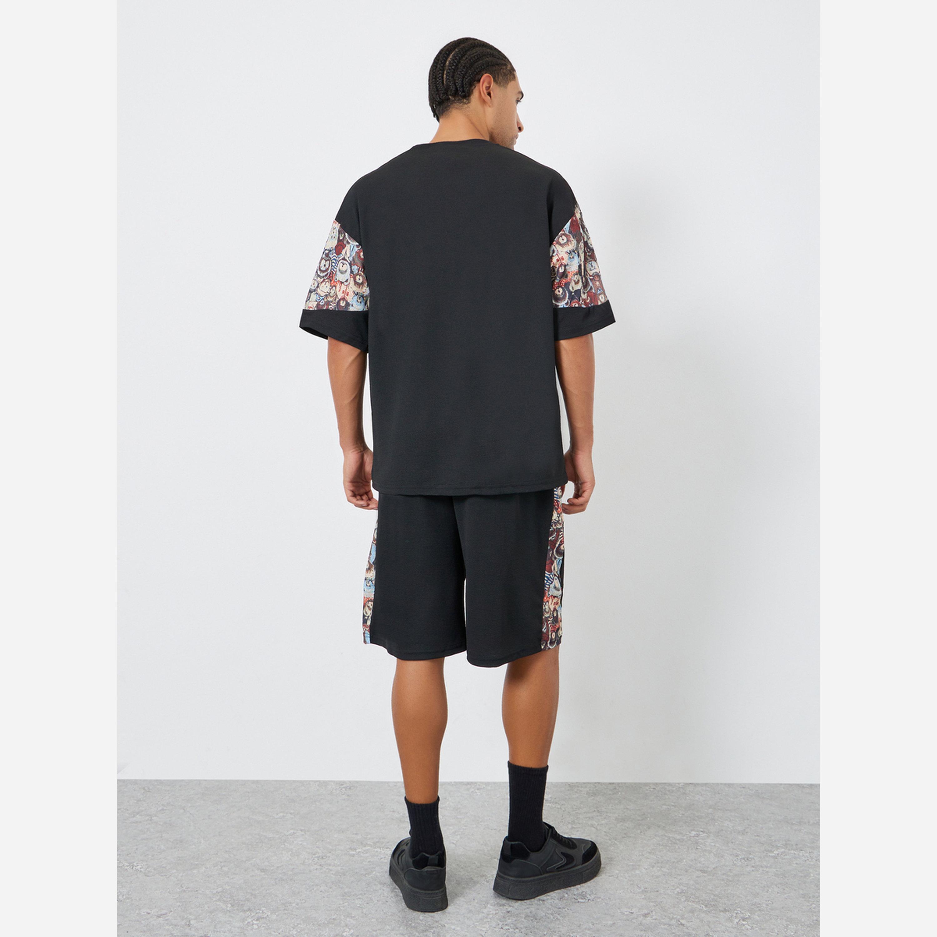 ستايلي - طقم رجالي لون أسود مقاس واسع طبعة رسومات-men-clothing-coordsets-image-5