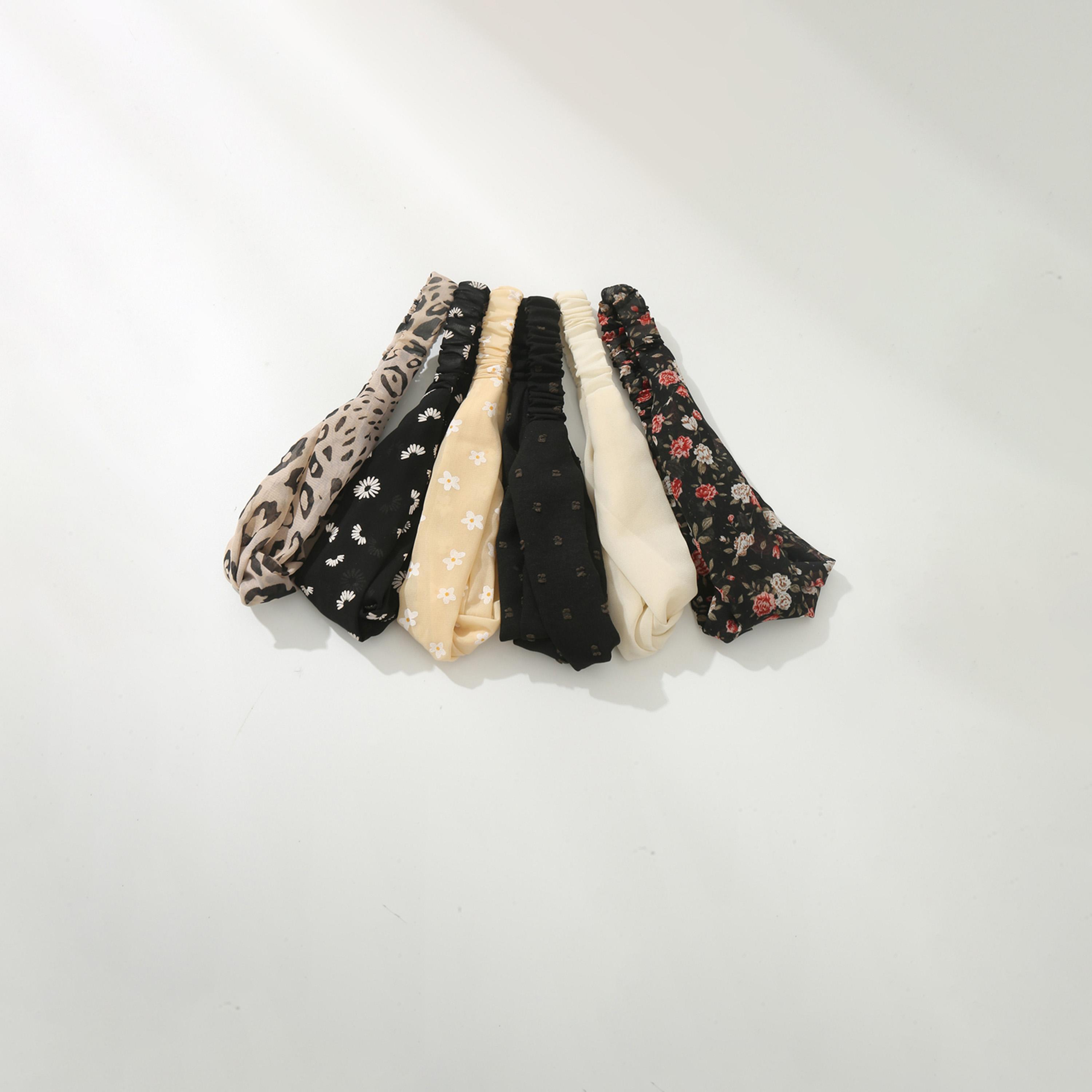 تيك تو - مجموعة من 6 قطع - بندانة رأس بتفاصيل ملتوية-women-hairaccessories-bands-image-4