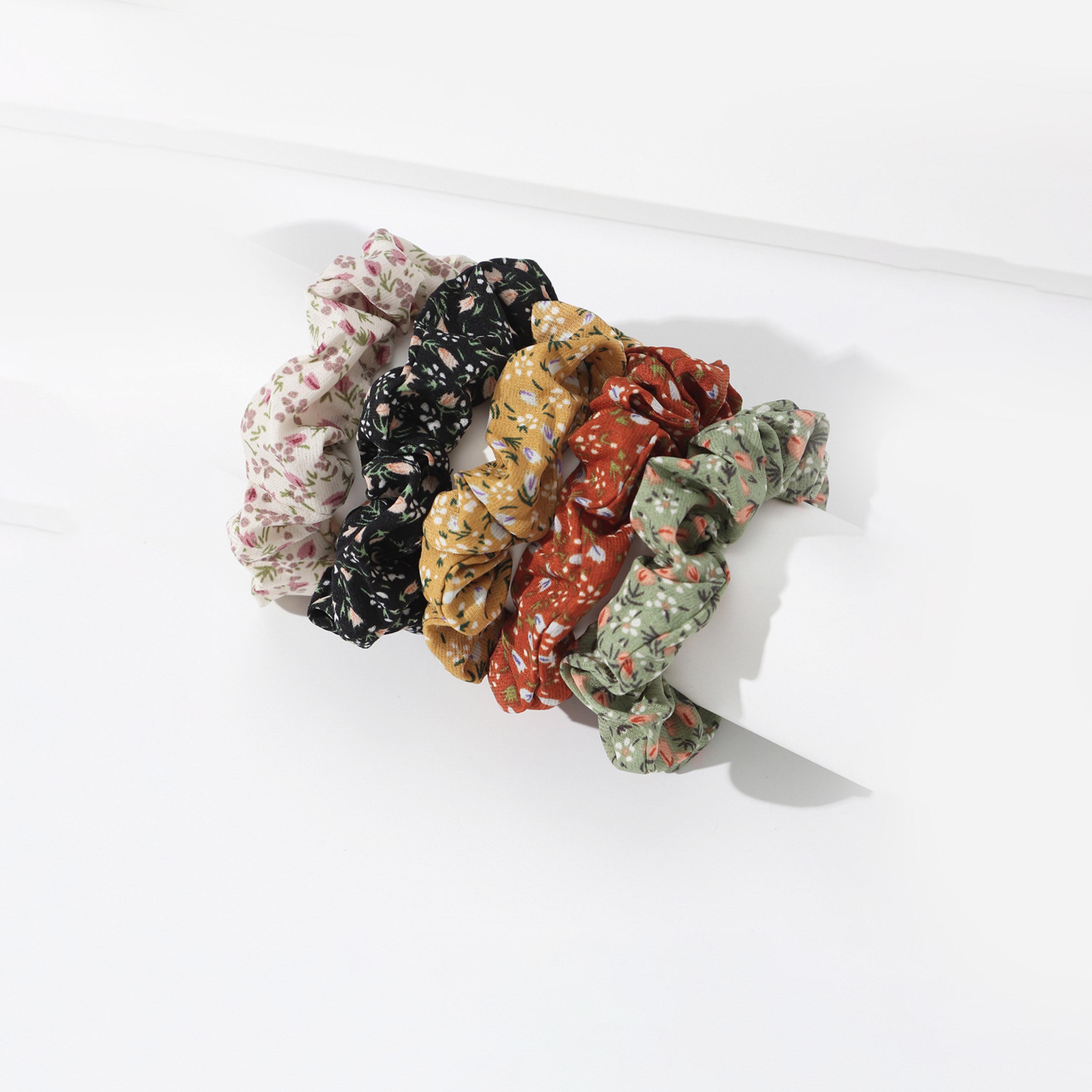 تيك تو - طقم 5 ربطات شعر مطبوعة بنقشة زهور-women-hairaccessories-bands-image-2