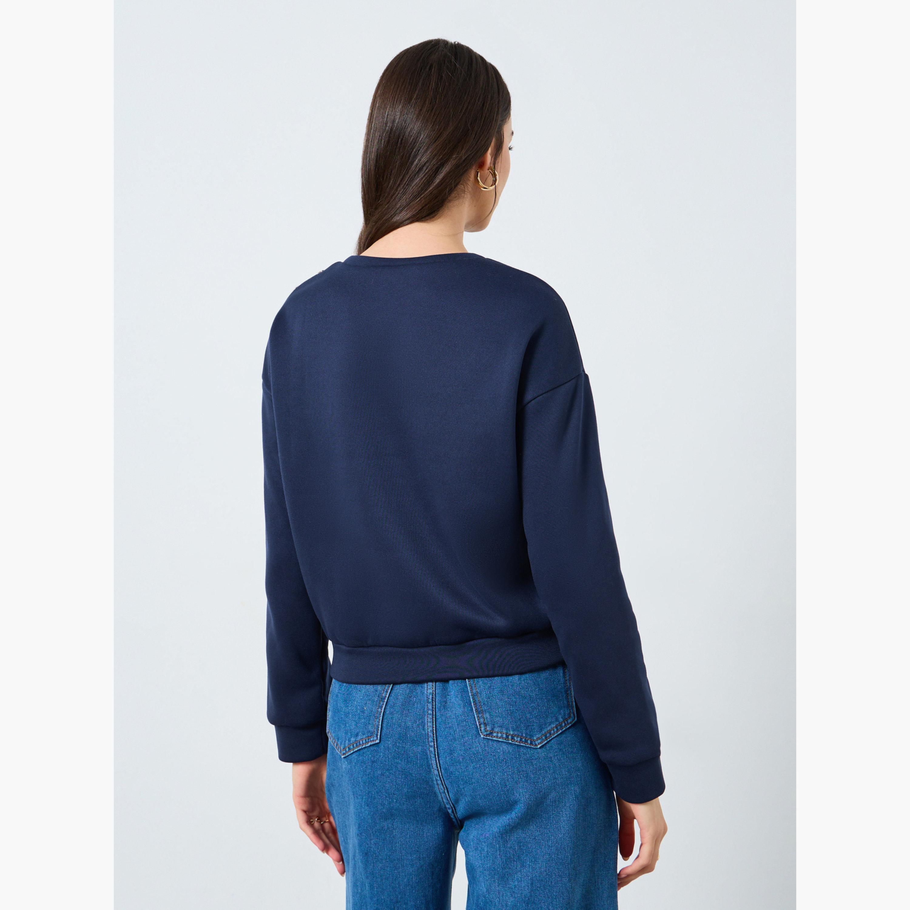 ستايلي - سويت شيرت أزرق داكن بقصّة عادية وأزرار على الكتف للنساء -women-clothing-hoodiesandsweatshirts-sweatshirts-image-3
