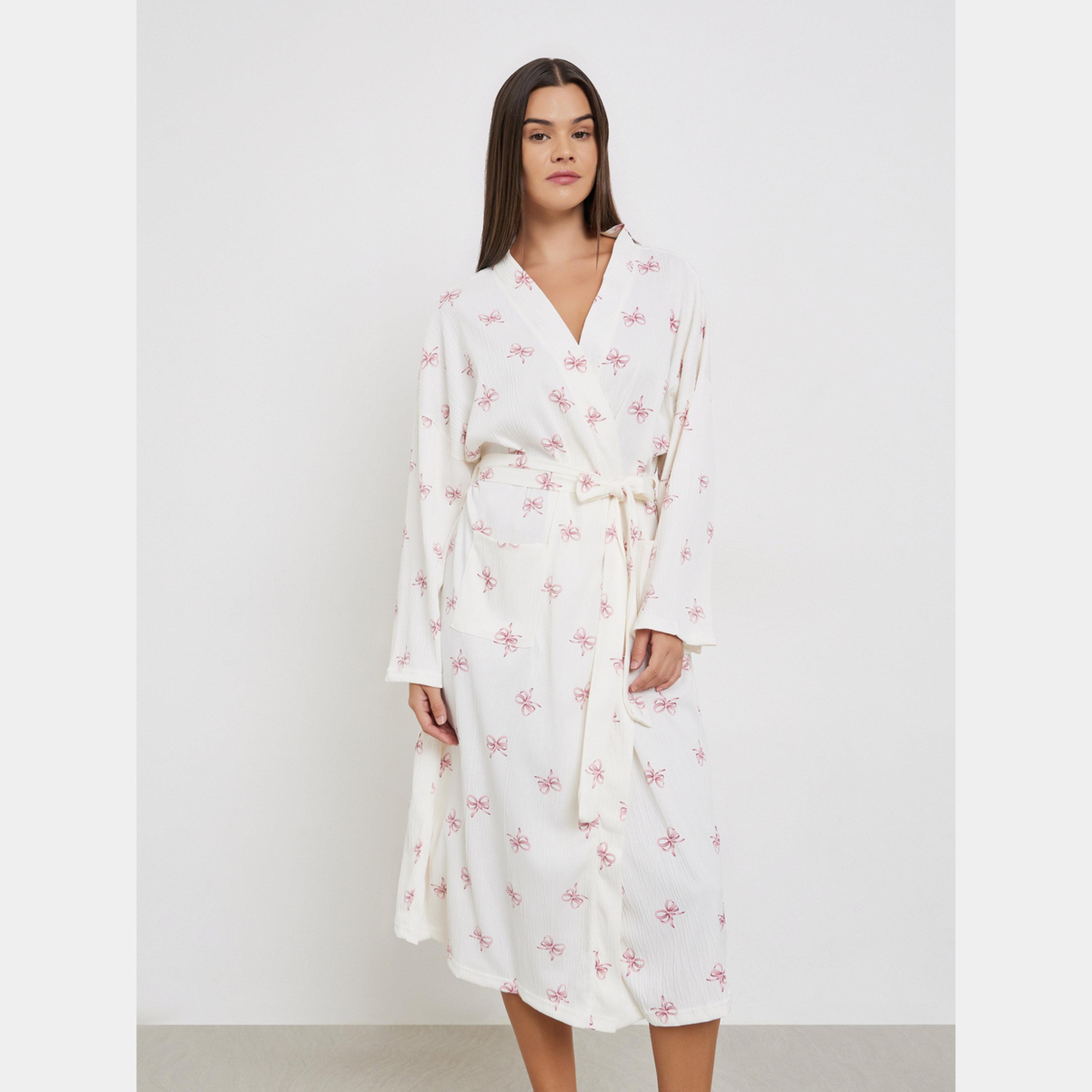 ستايلي - روب بأكمام طويلة بطبعة فيونكة وحزام قابل للإزالة-women-clothing-nightwear-robes-image-4