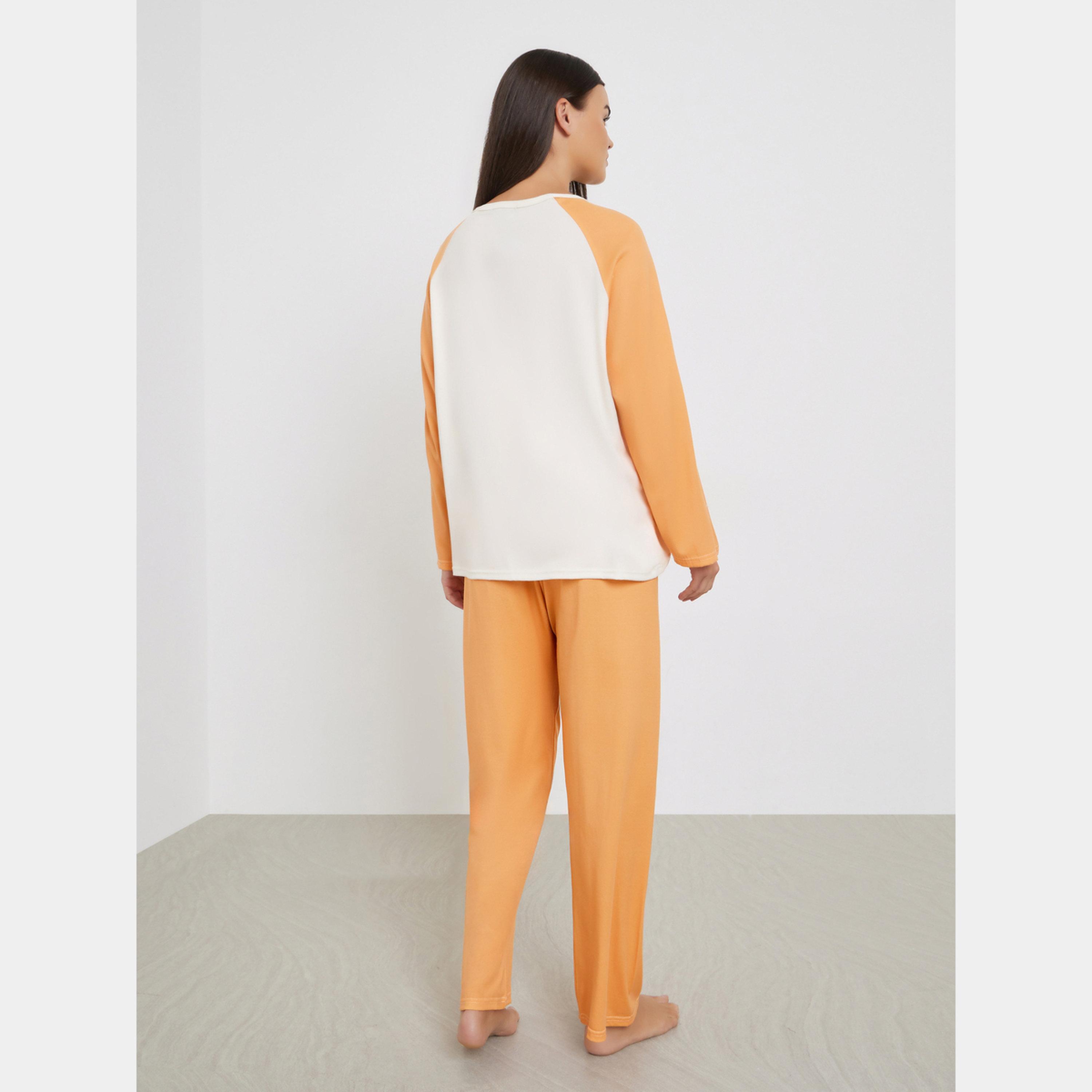 Styli Bear Graphic Print Long Sleeve T-Shirt and Pyjama Set-women-clothing-nightwear-pyjamas-longsets-image-5