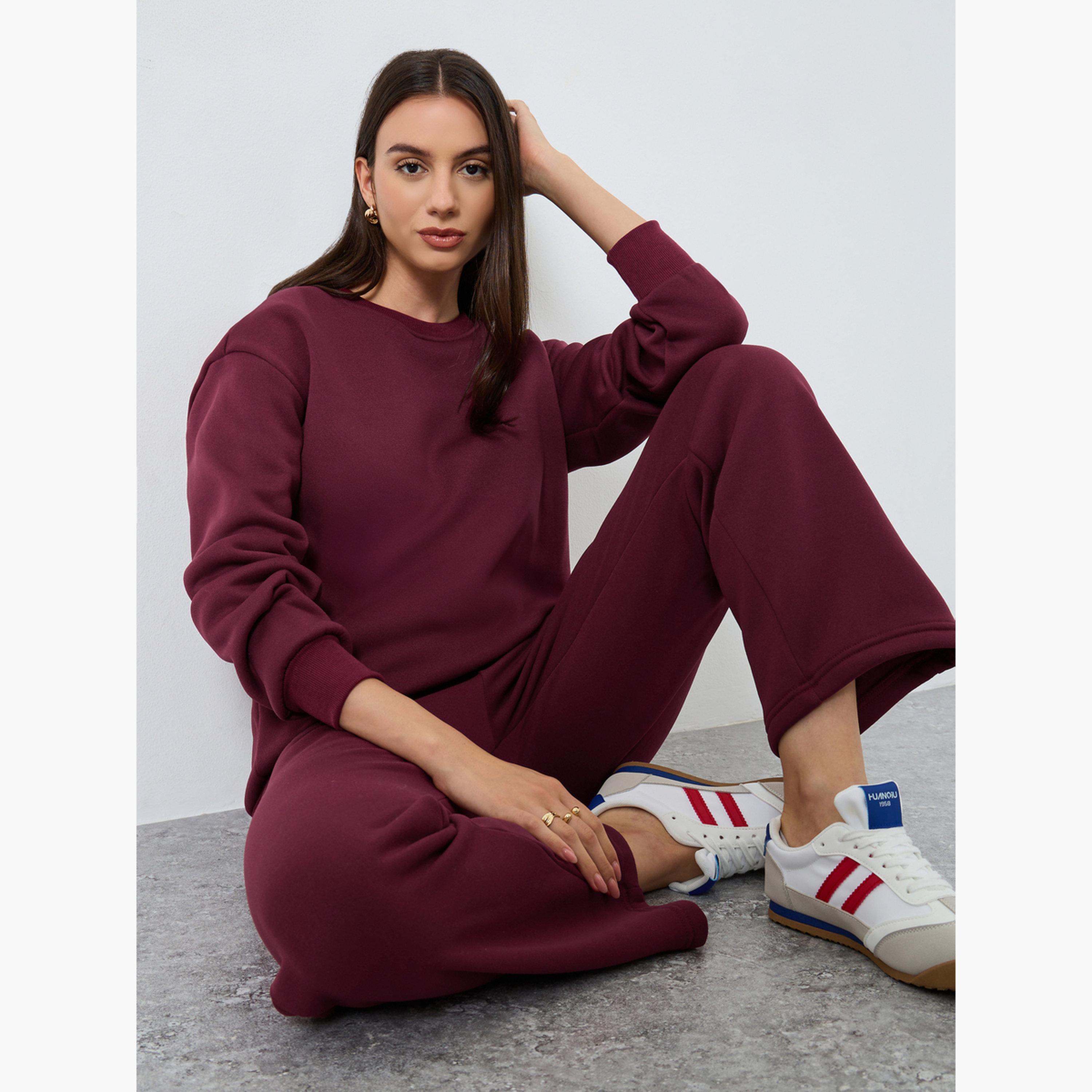 ستايلي - قميص رياضي وبنطال رياضي بقصّة عادية بلون برغندي-women-clothing-coordsets-image-2