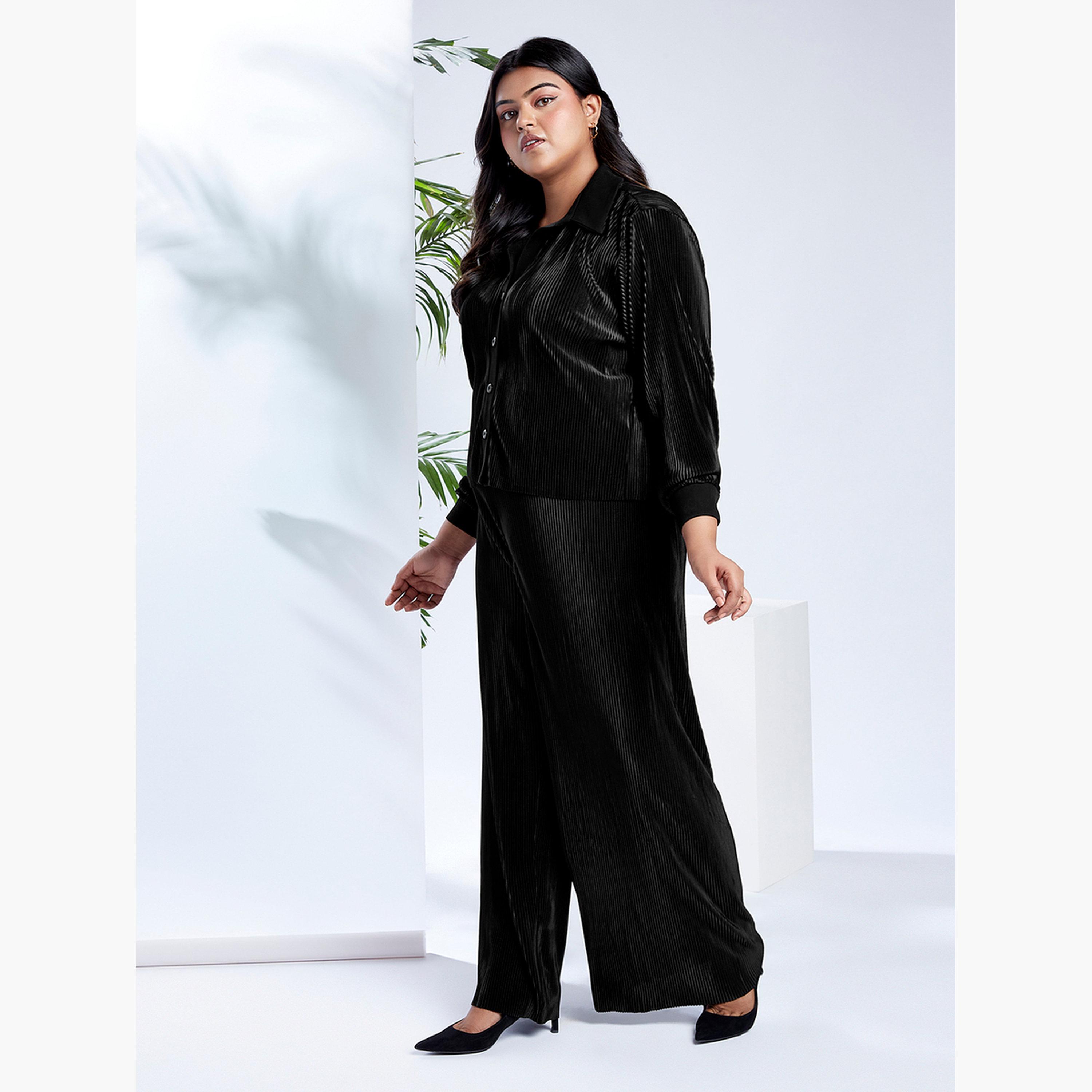 غلوبوس × ستايلي - طقم شورت وبنطال أسود بأزرار حجم كبير-women-clothing-coordsets-image-2