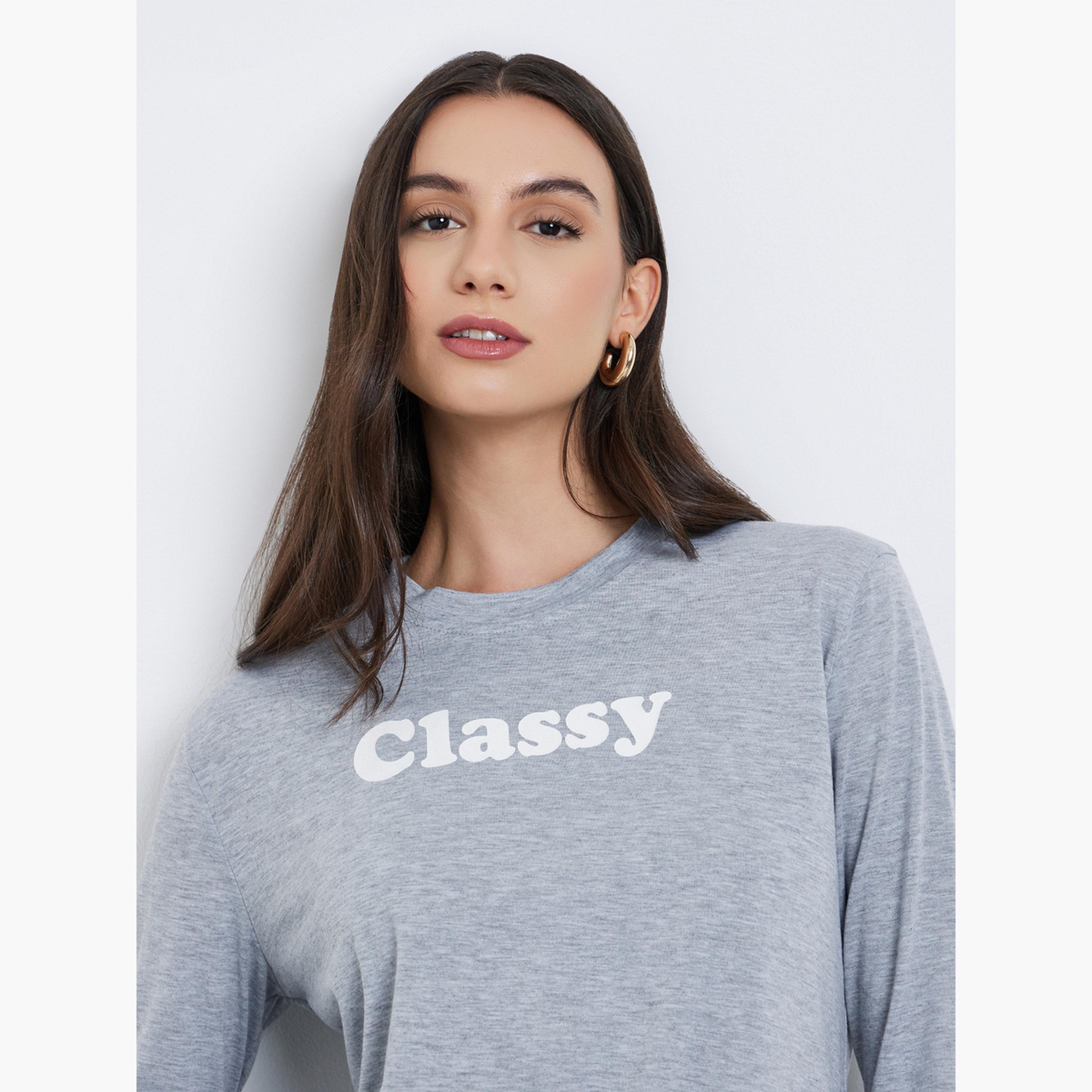 ستايلي - تي شيرت رمادي بقصّة عادية وأكمام من الدانتيل وطبعة خطية-women-clothing-tshirts-image-3