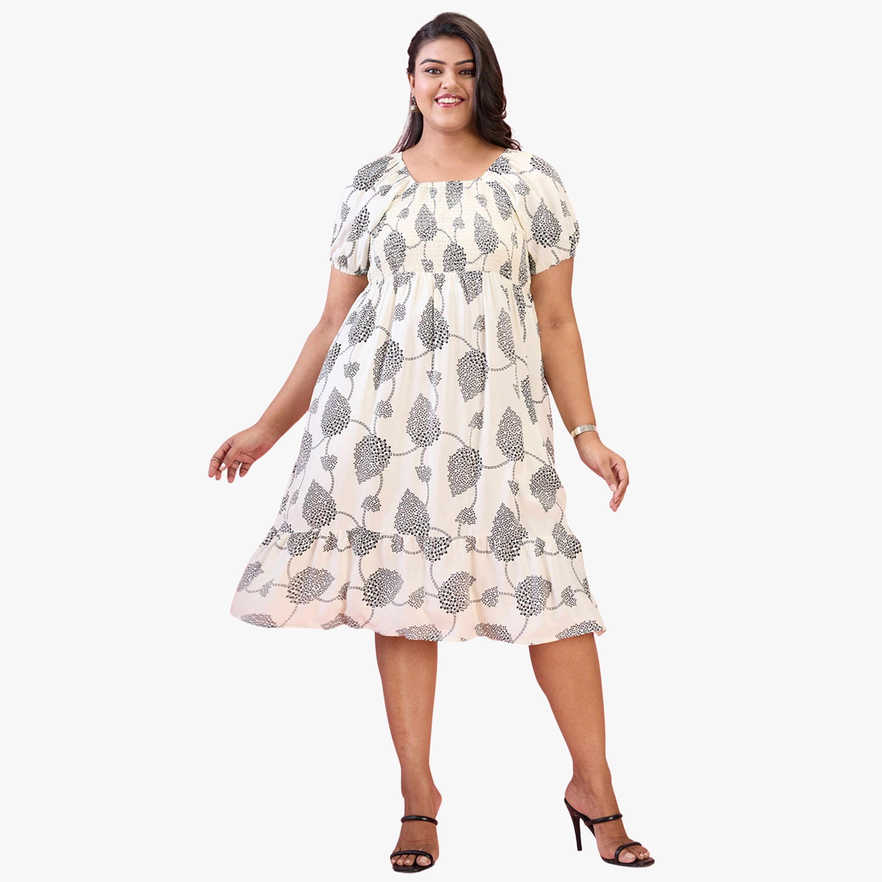 غلوبوس × ستايلي - فستان أبيض مطرز برقبة مربعة وحجم كبير-women-clothing-dresses-image-1