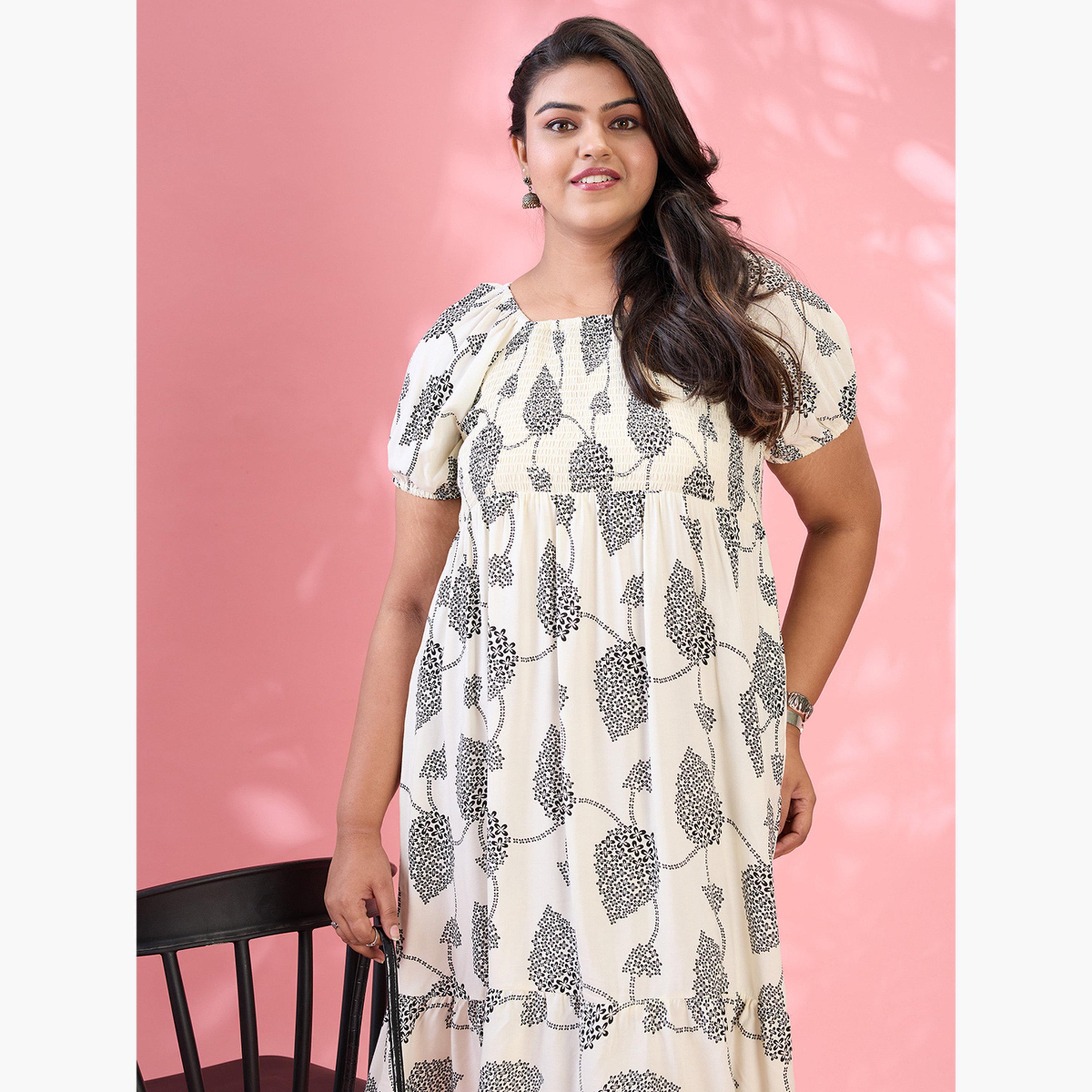 غلوبوس × ستايلي - فستان أبيض مطرز برقبة مربعة وحجم كبير-women-clothing-dresses-image-5