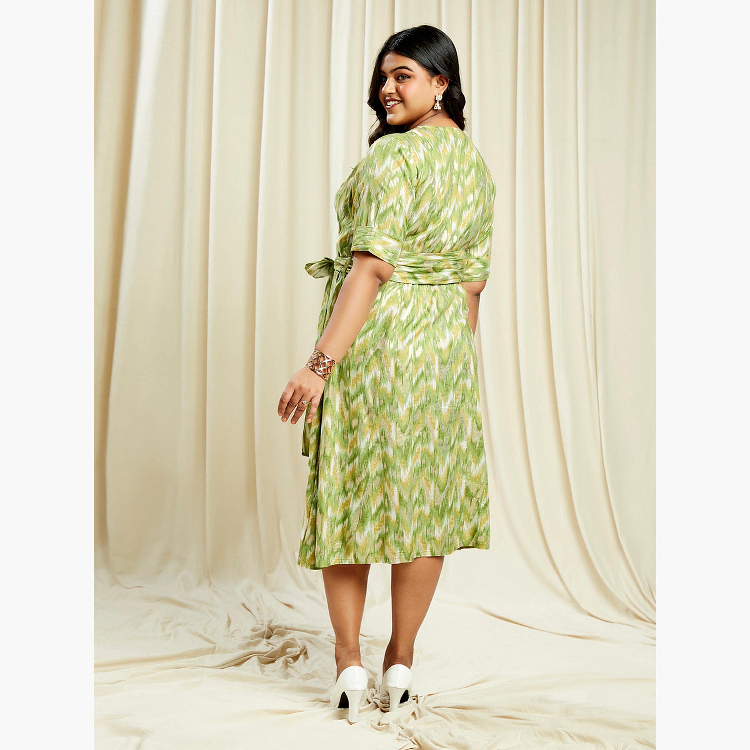 غلوبوس × ستايلي - فستان ميدي بطبعة شيفرون لون أخضر بحجم كبير-women-clothing-dresses-image-3