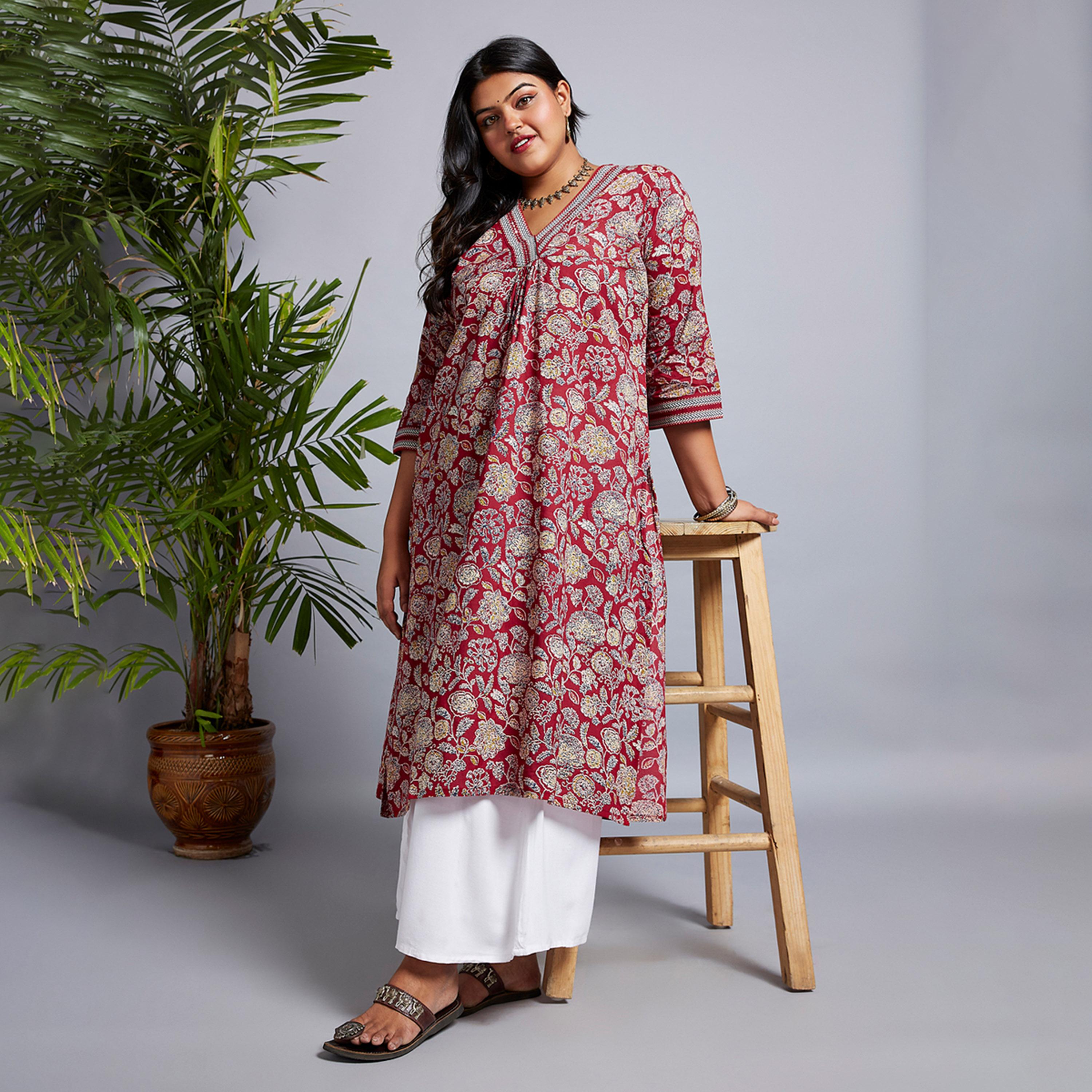 غلوبوس × ستايلي - كورتا عمل بطبعة زهور لون كستنائي بمقاسات كبيرة-women-clothing-ethnicwear-kurtas-image-1