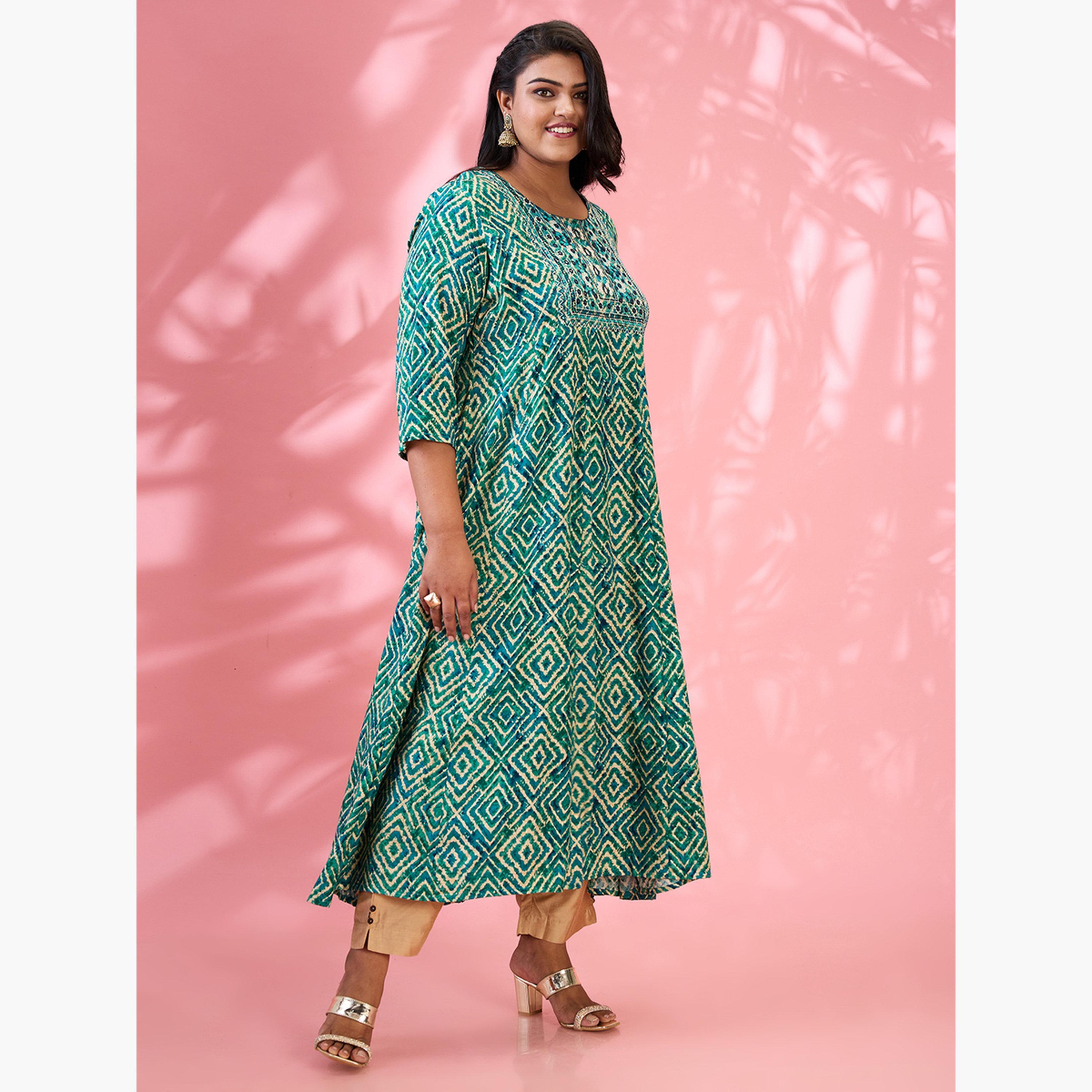 غلوبوس × ستايلي - كورتا بمقاسات كبيرة بطبعة هندسية لون أخضر-women-clothing-ethnicwear-kurtas-image-2