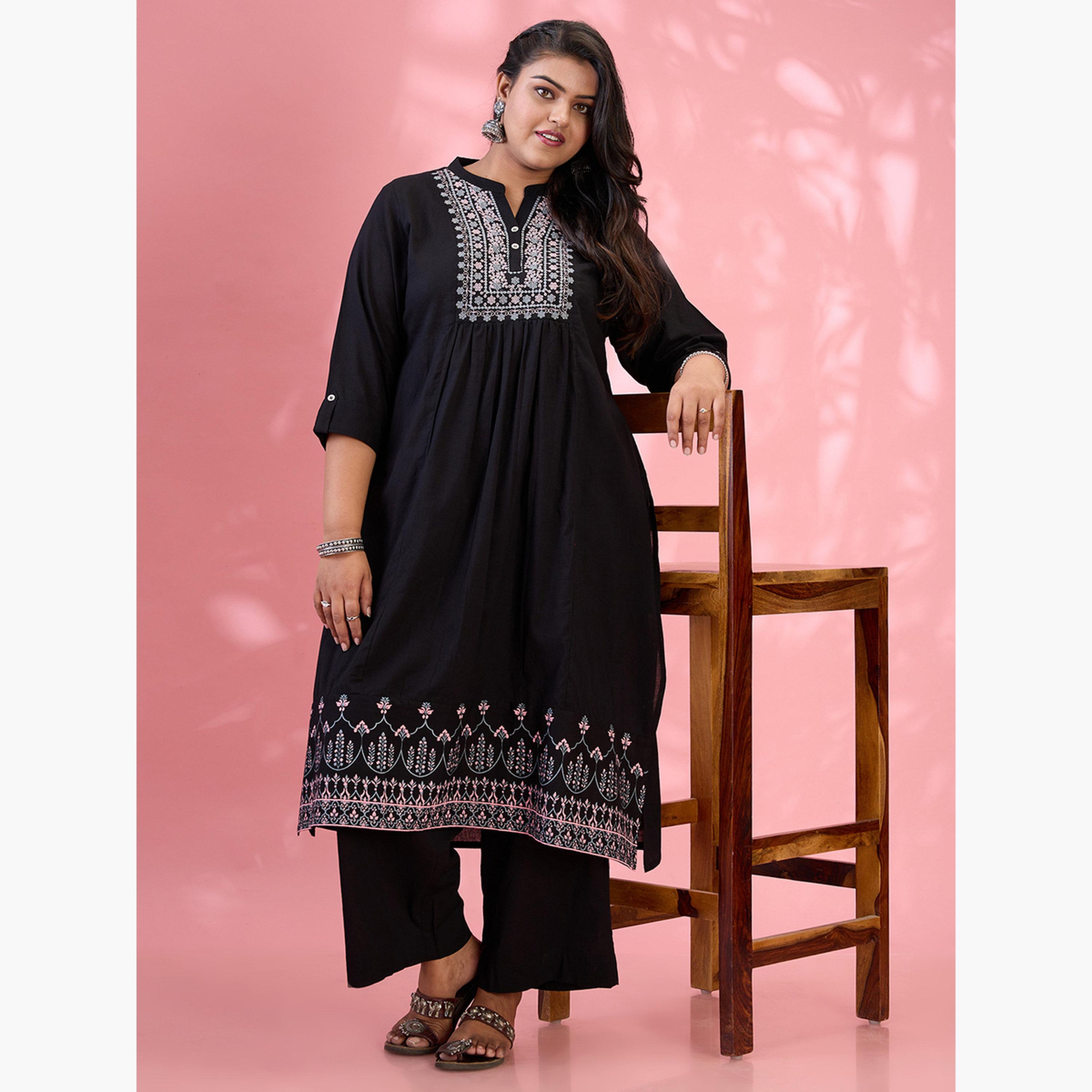 غلوبوس × ستايلي - طقم كورتا وبنطال مطرز لون أسود بمقاسات كبيرة-women-clothing-ethnicwear-kurtasets-image-3
