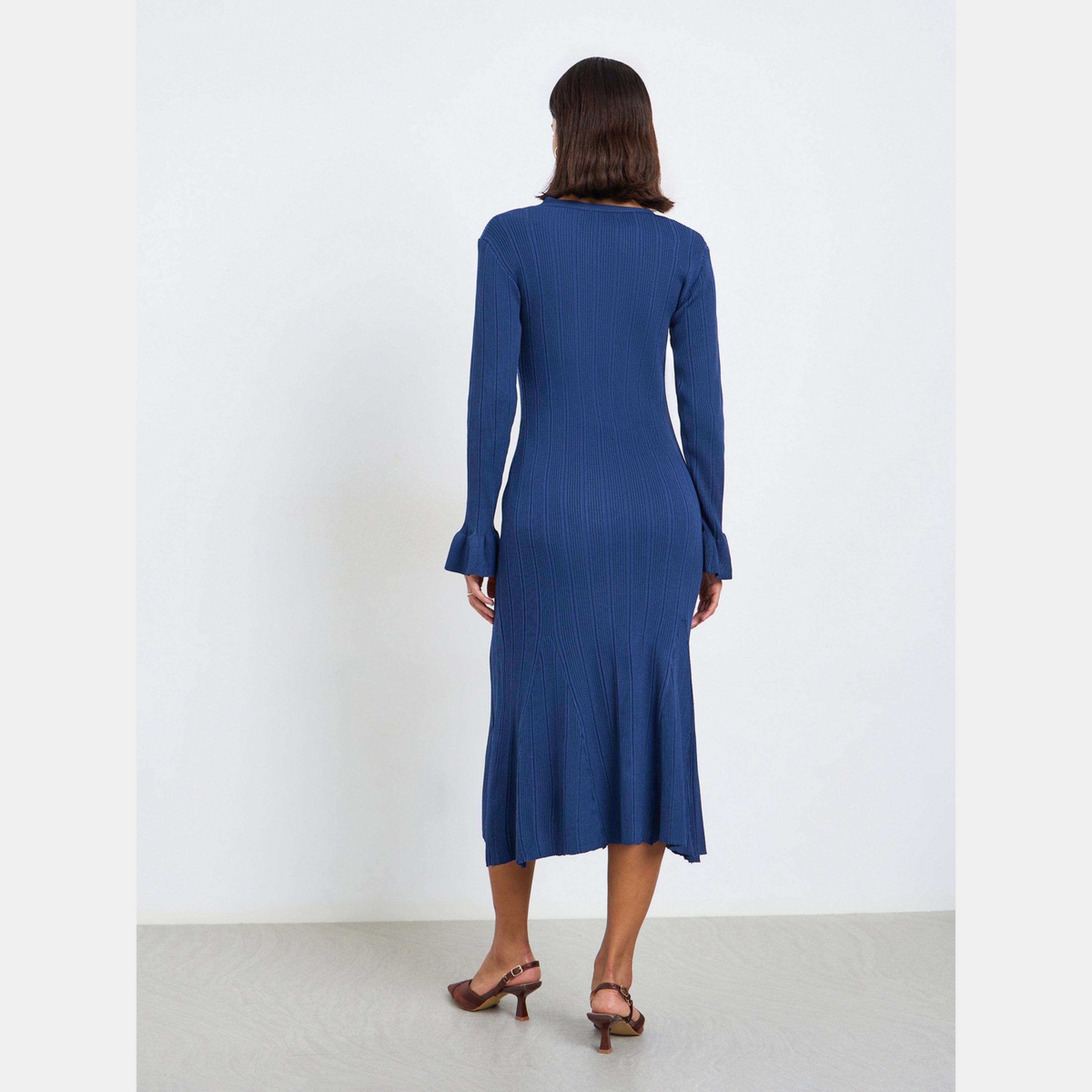 Styli Blue Textured V-Neck Long Sleeves Women's Knit Midi Dress with Button Details-women-clothing-dresses-image-5