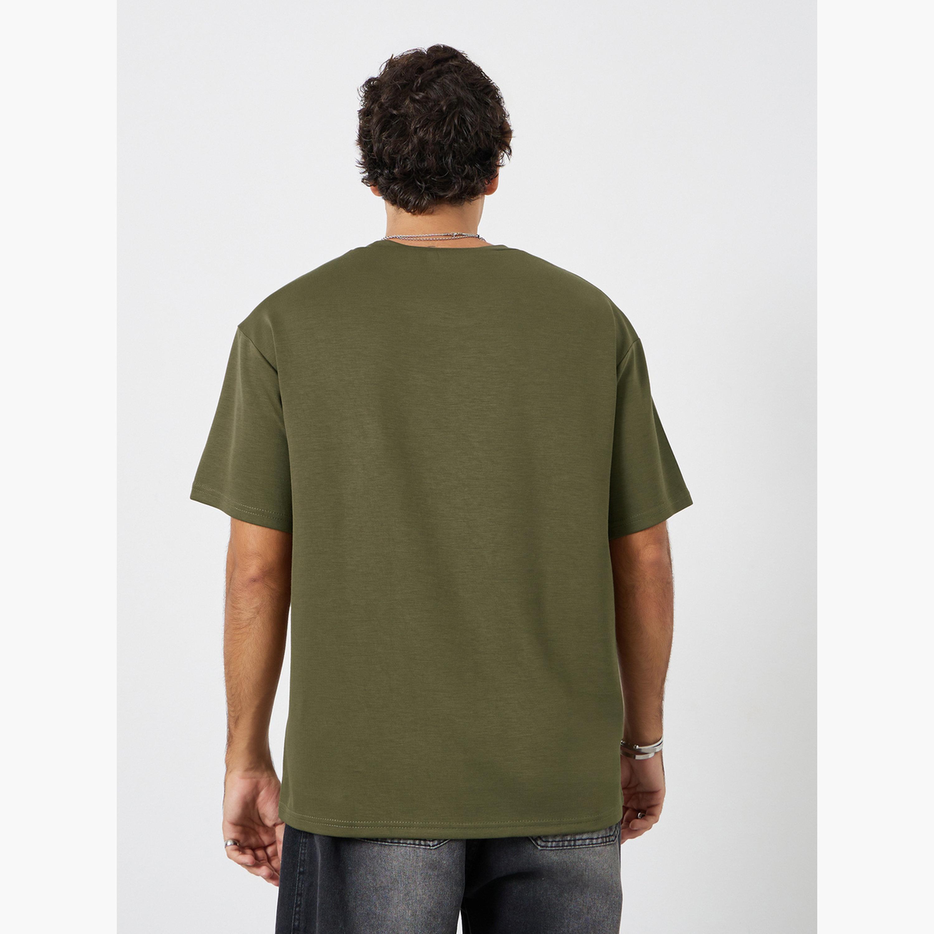 Styli Men Oversized Soft Heavy Jersey T-Shirt with Badge-men-clothing-tshirtsandpolos-tshirts-image-3