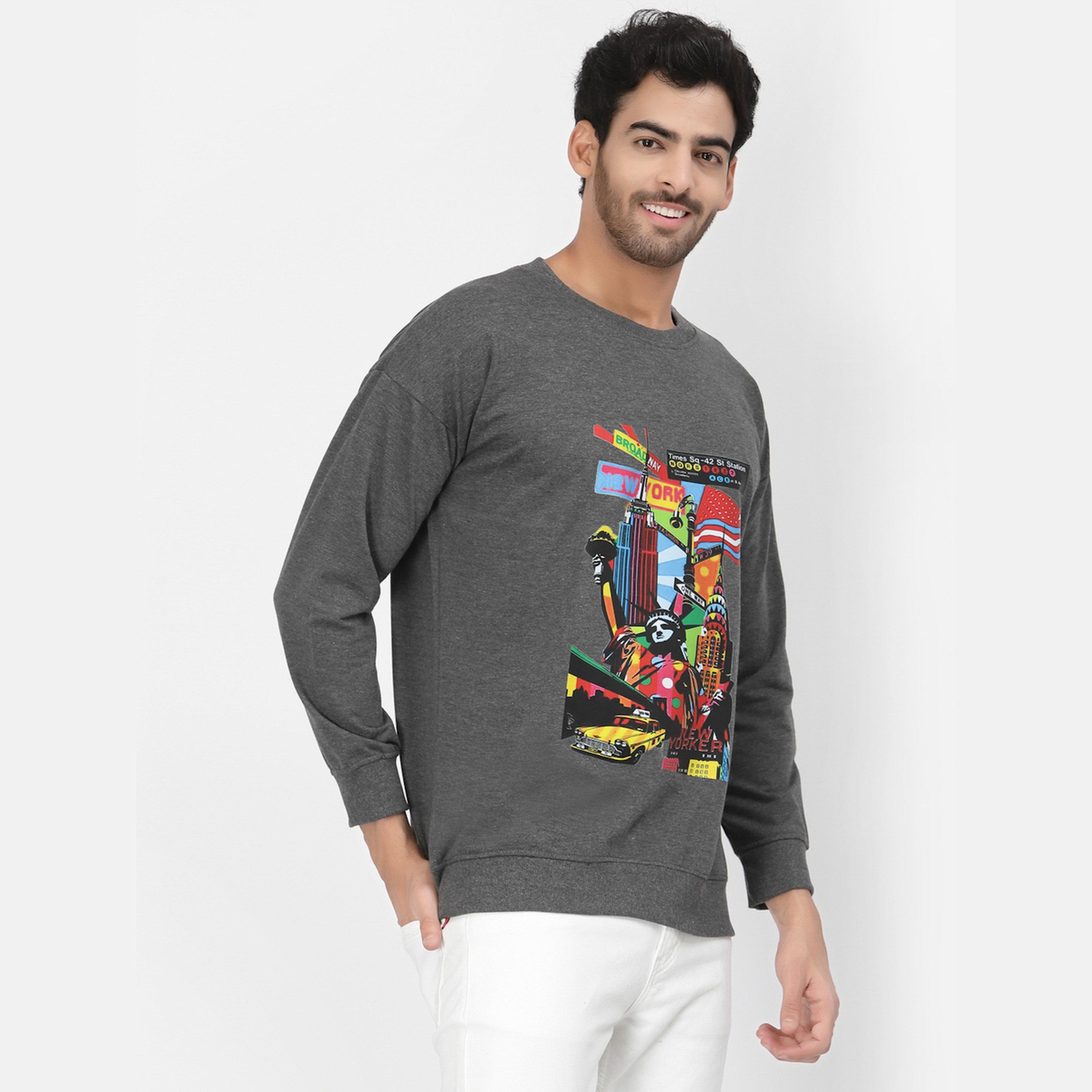 بوز - سويت شيرت رجالي بياقة دائرية وأكمام طويلة بطبعة غرافيكية لنيويورك-men-winterwear-hoodiesandsweatshirts-image-4