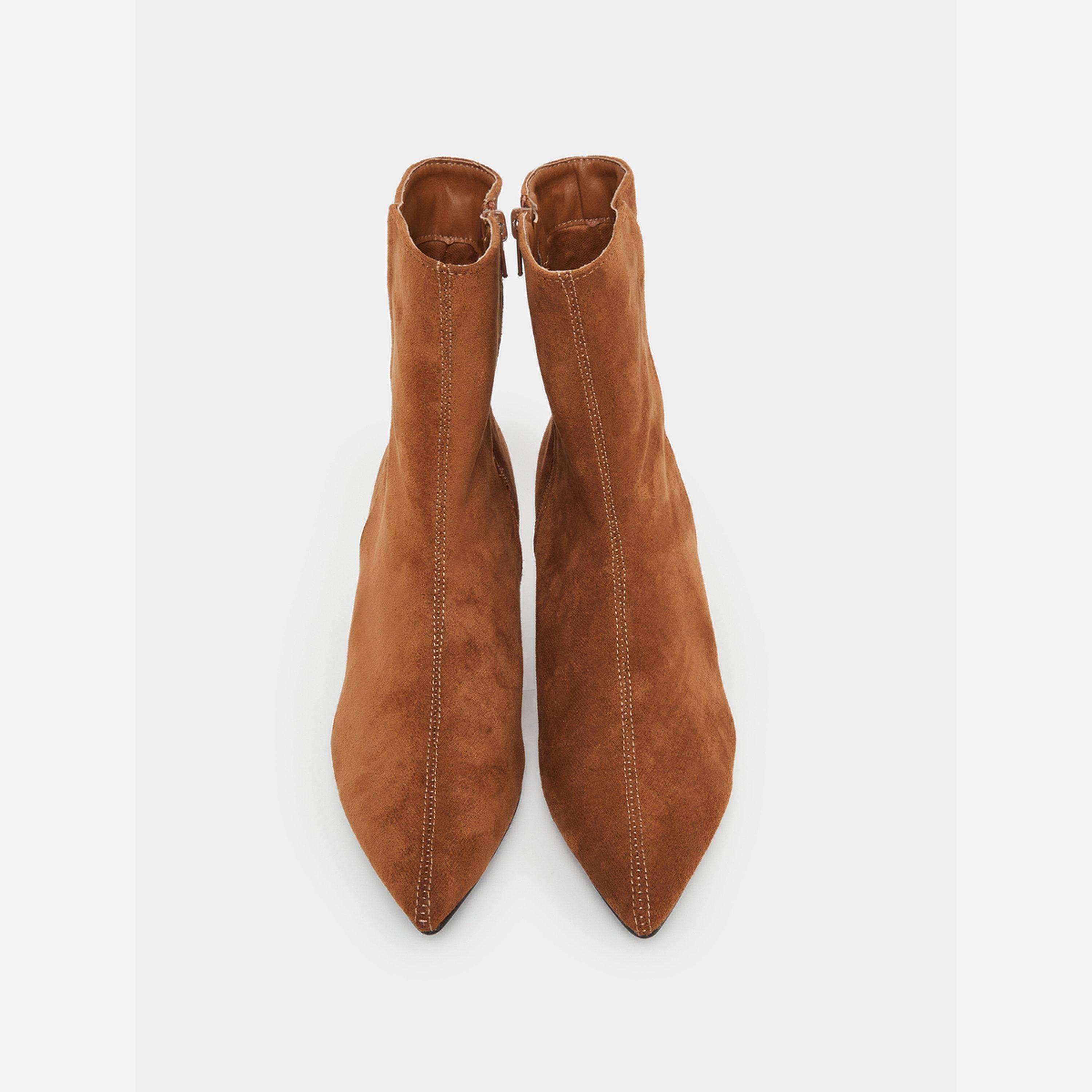 ستايلي - حذاء نسائي لون بني من جلد الغزال تصل إلى الكاحل-women-shoes-boots-image-4