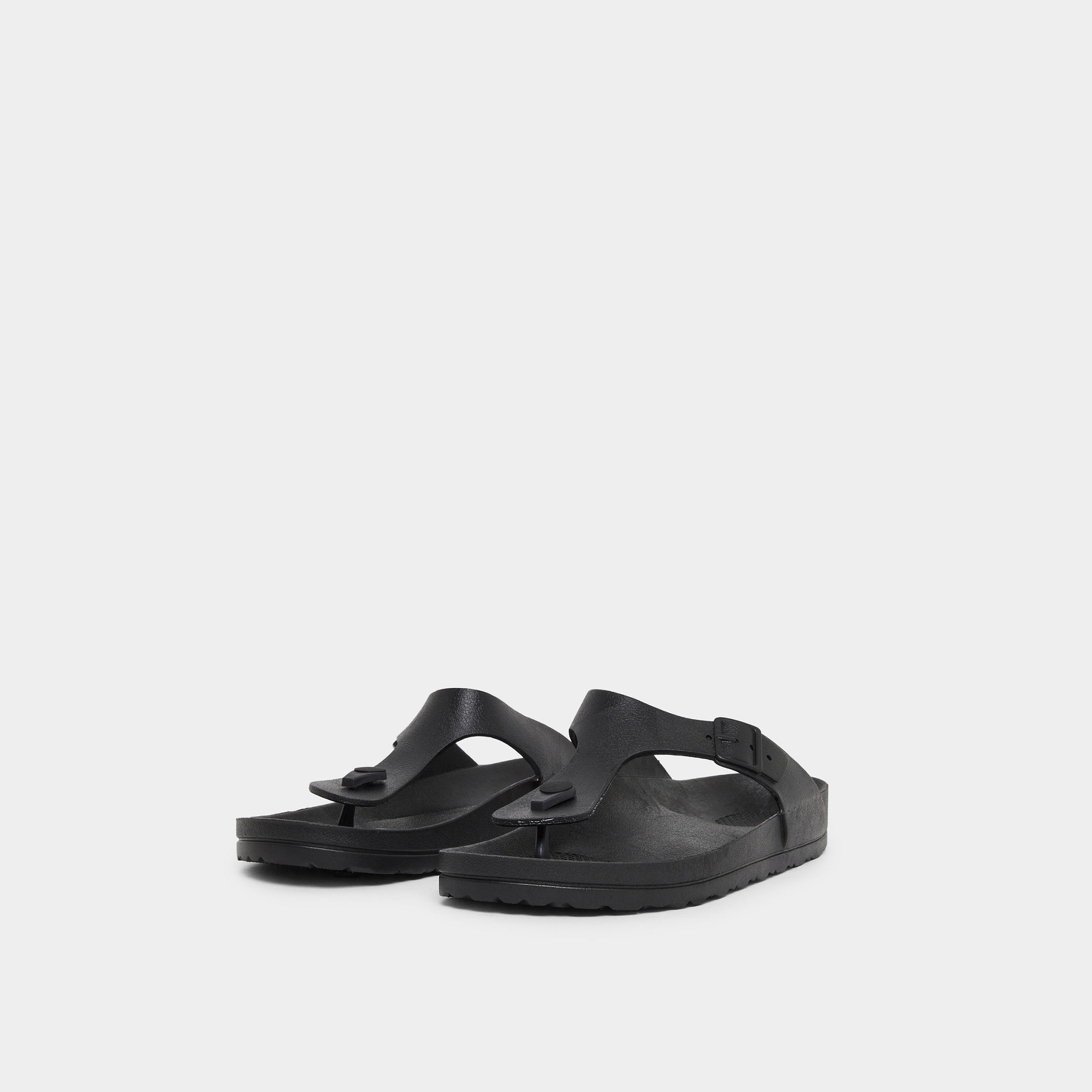 ستايلي - صندل رجالي بمقبض أصابع القدم مع تفاصيل مشبك-men-shoes-flipflopsandslides-image-1
