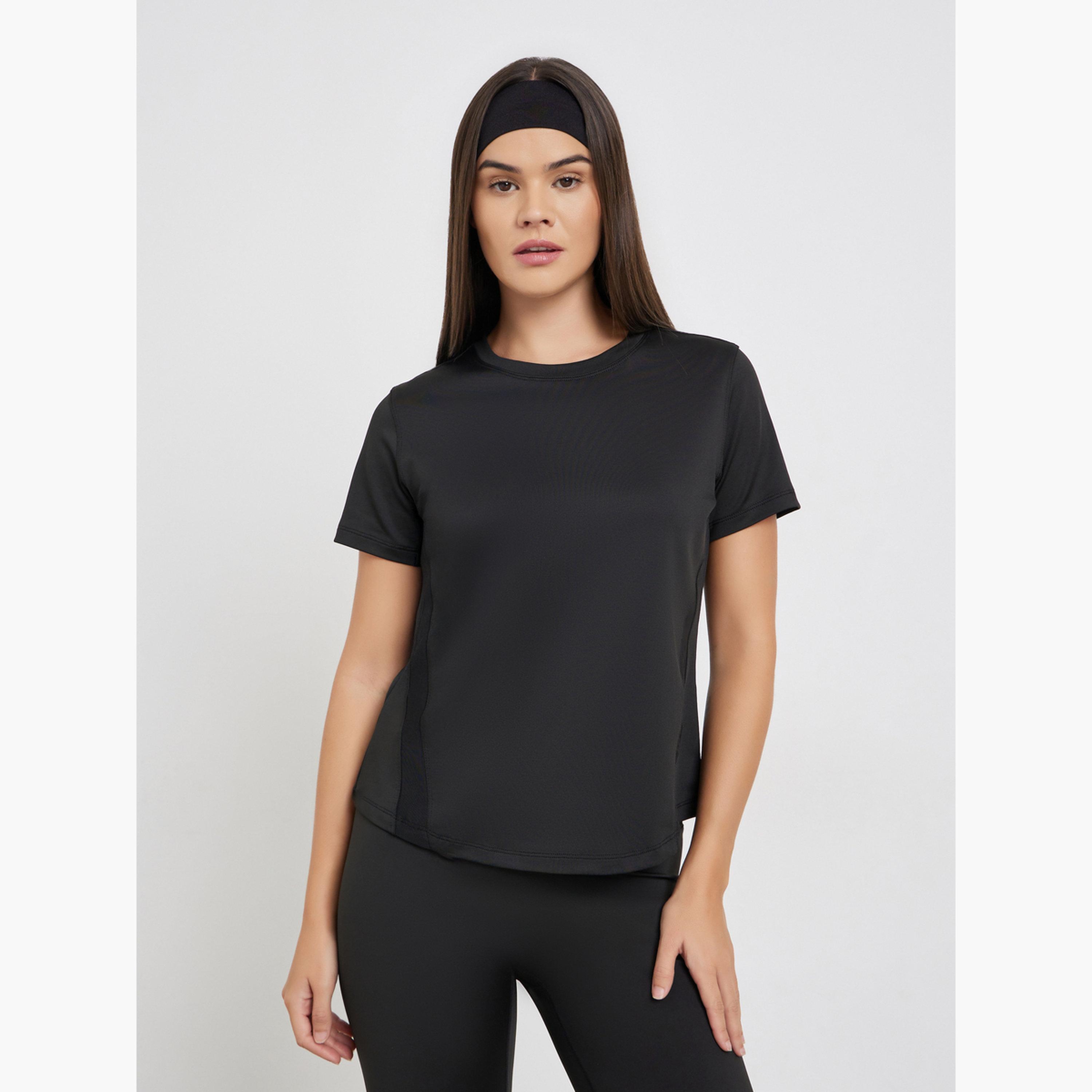 ستايلي - توب بظهر مشبك مزخرف بدقة-women-clothing-sportswearandactivewear-tshirtsandvests-image-1