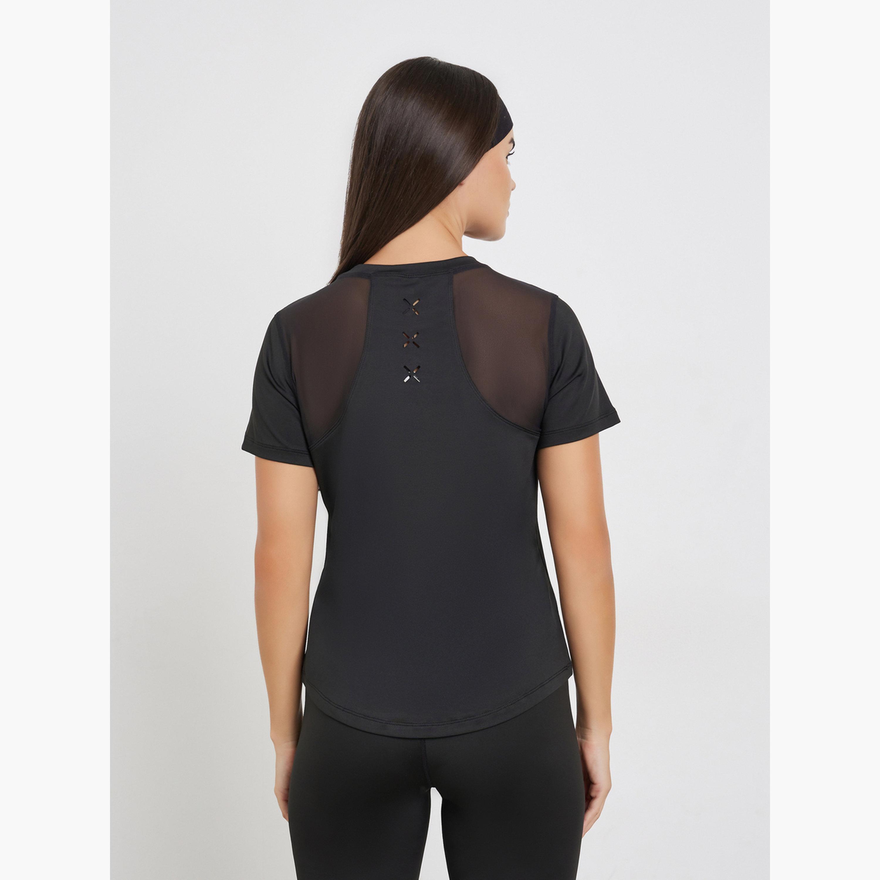 ستايلي - توب بظهر مشبك مزخرف بدقة-women-clothing-sportswearandactivewear-tshirtsandvests-image-3
