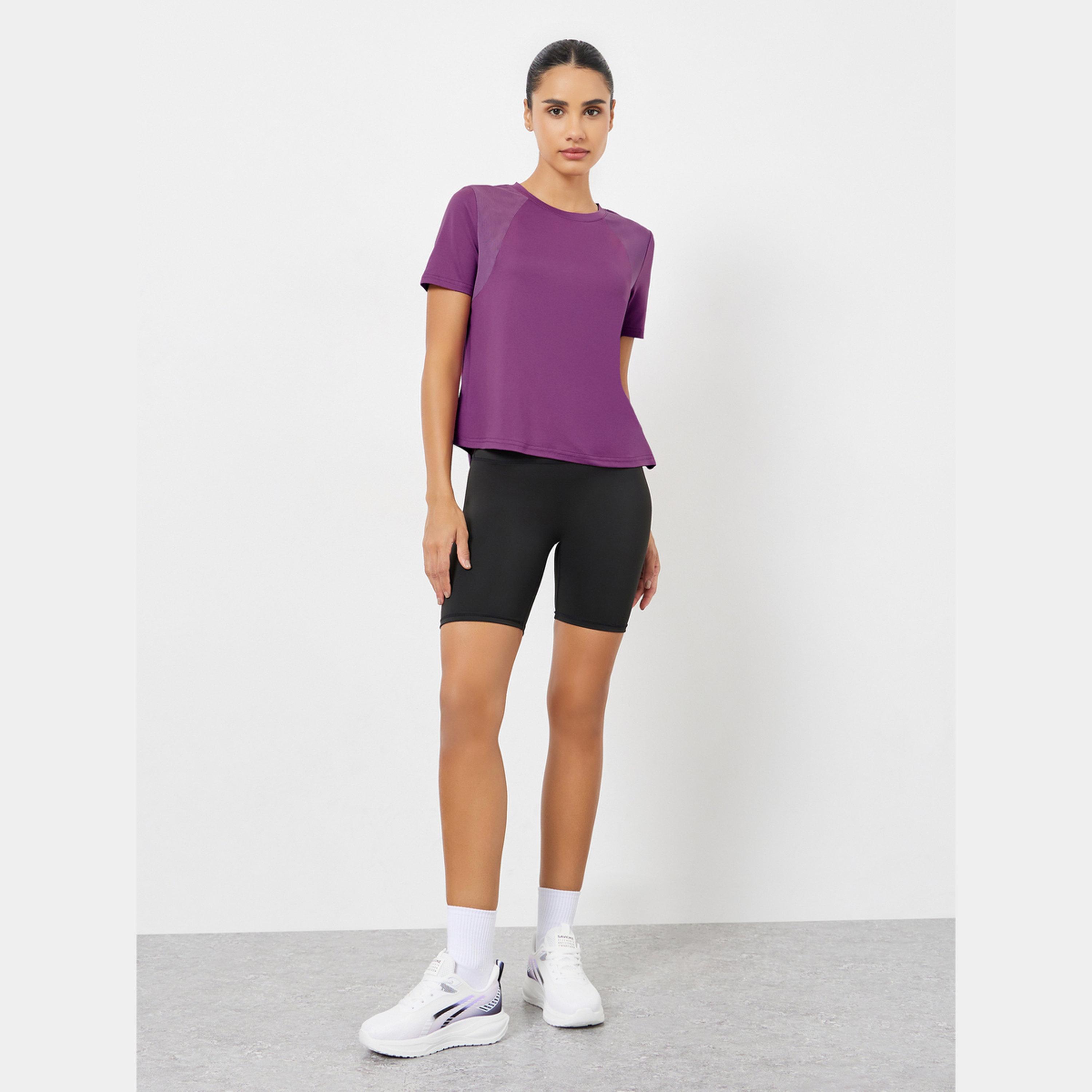 ستايلي - بلوزة بأكمام قصيرة مع فتحة خلفية وشبكة-women-clothing-sportswearandactivewear-tshirtsandvests-image-2