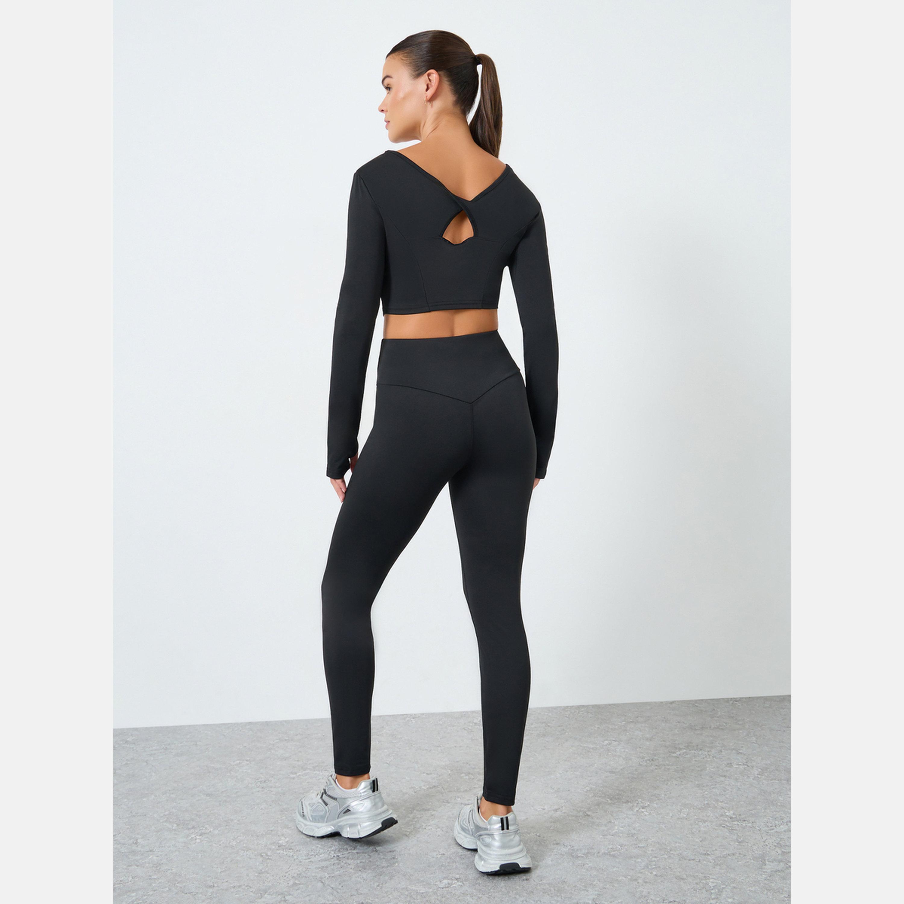 ستايلي - طقم بلوزة قصيرة مع ليقنز/ فيزون بفتحة خلفية-women-clothing-sportswearandactivewear-trackpantsandtracksuits-image-3