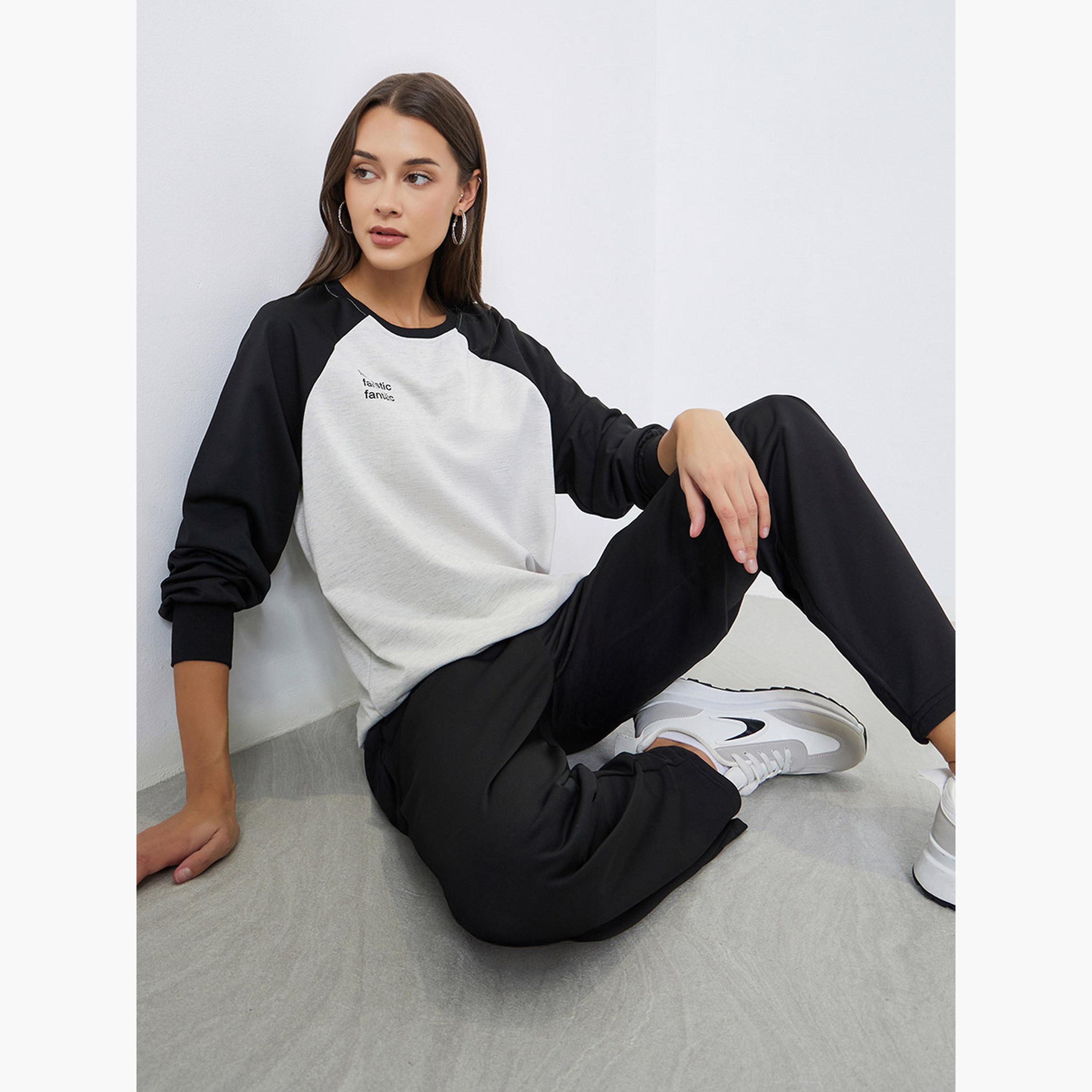 ستايلي - تي شيرت وبنطال رياضي بألوان متعددة للنساء-women-clothing-coordsets-image-4