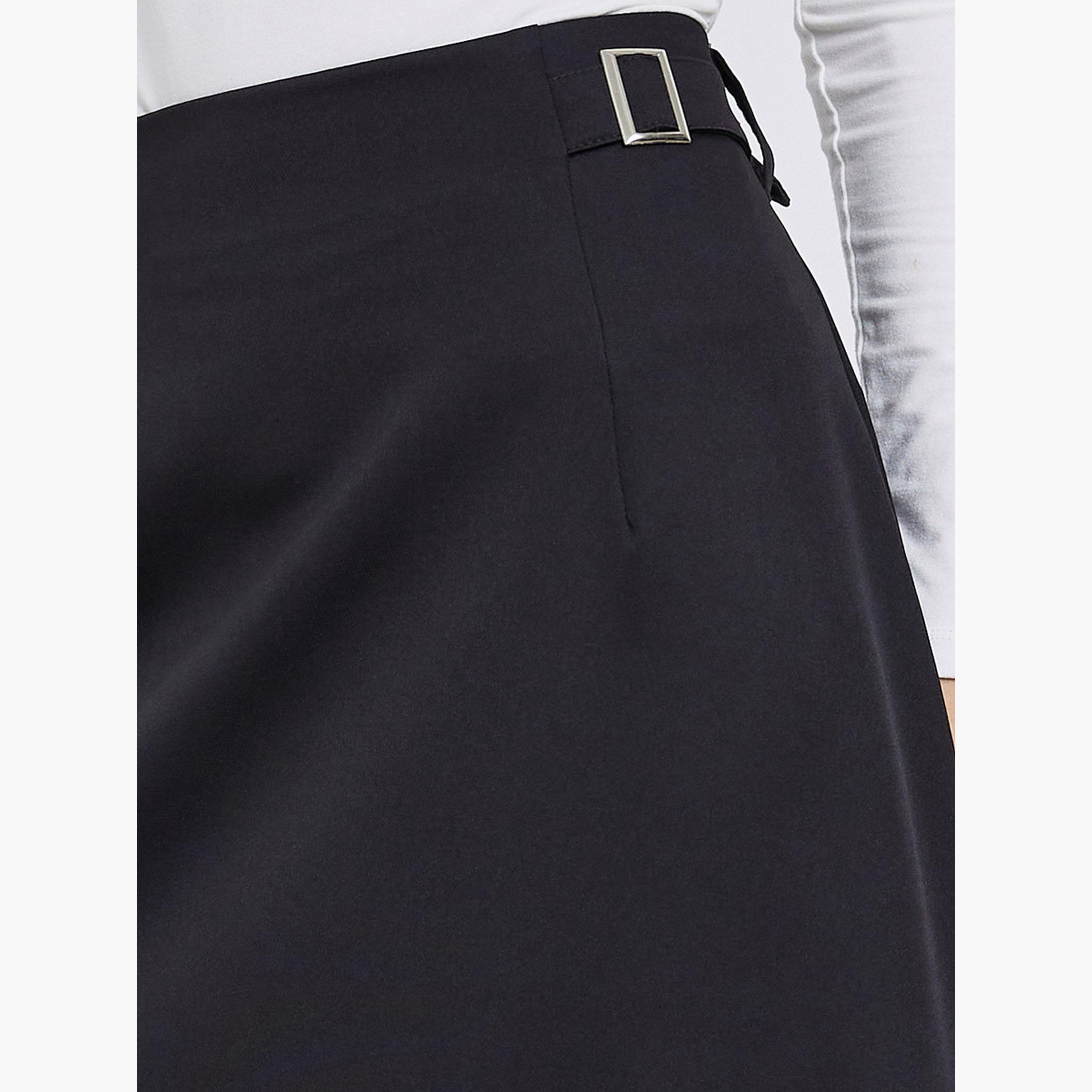 ستايلي - تنورة ماكسي سوداء تصميم A مع تفاصيل مشبك-women-clothing-bottoms-skirts-image-3