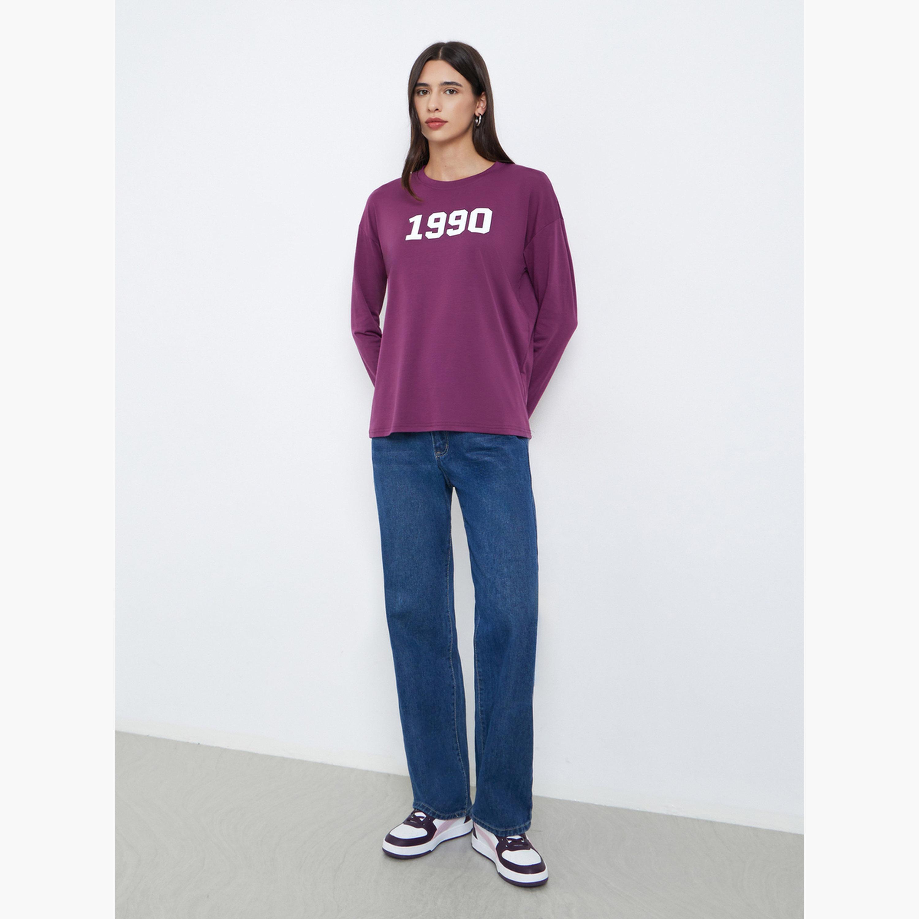 ستايلي - تي شيرت برغندي تصميم واسع نقشة جرافيكية للنساء-women-clothing-tshirts-image-2
