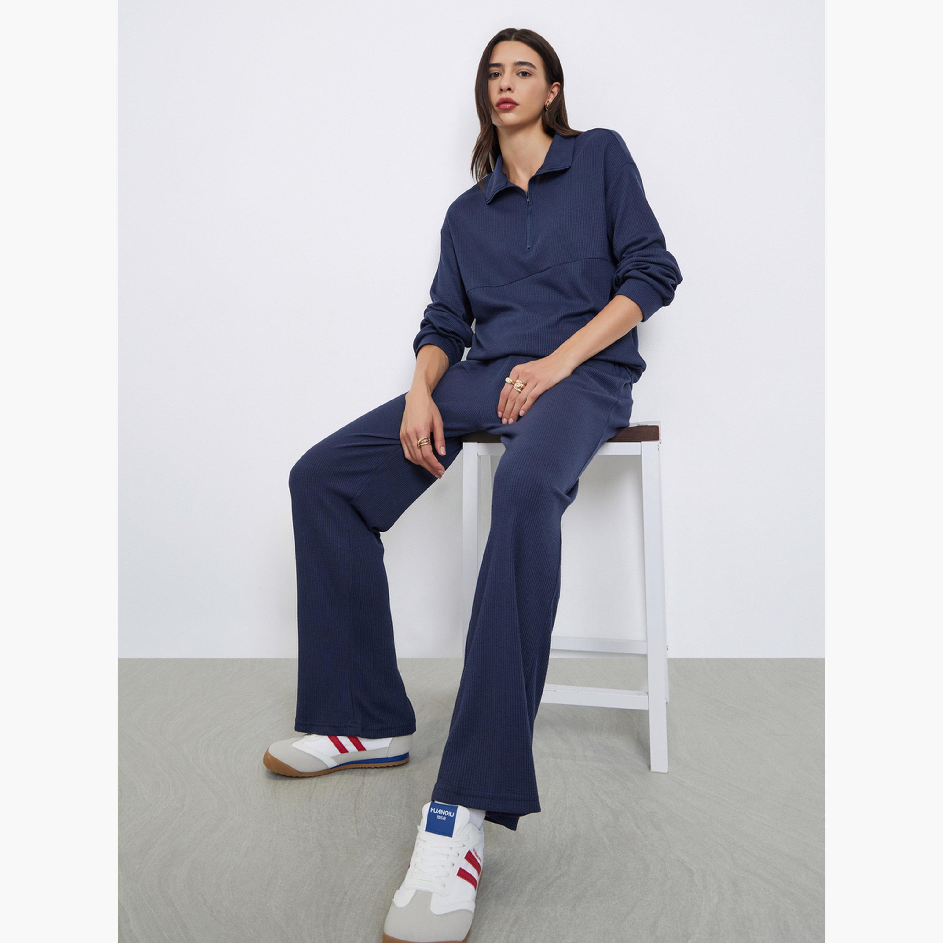 ستايلي - سويت شيرت وبنطال رياضي من قماش الوافل لون أزرق داكن للنساء-women-clothing-coordsets-image-2