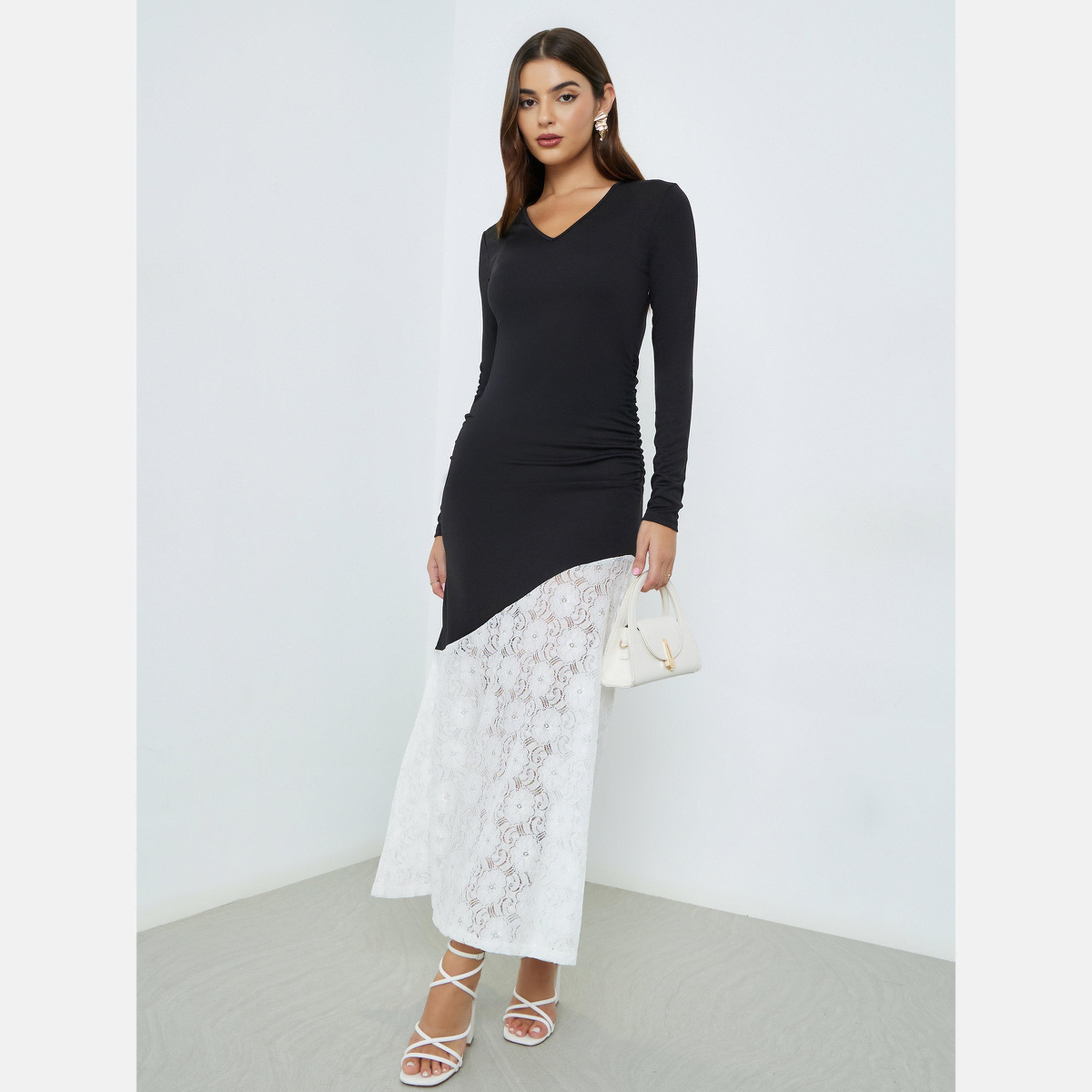 ستايلي - فستان ماكسي بأكمام طويلة وحافة من الدانتيل-women-clothing-dresses-image-2
