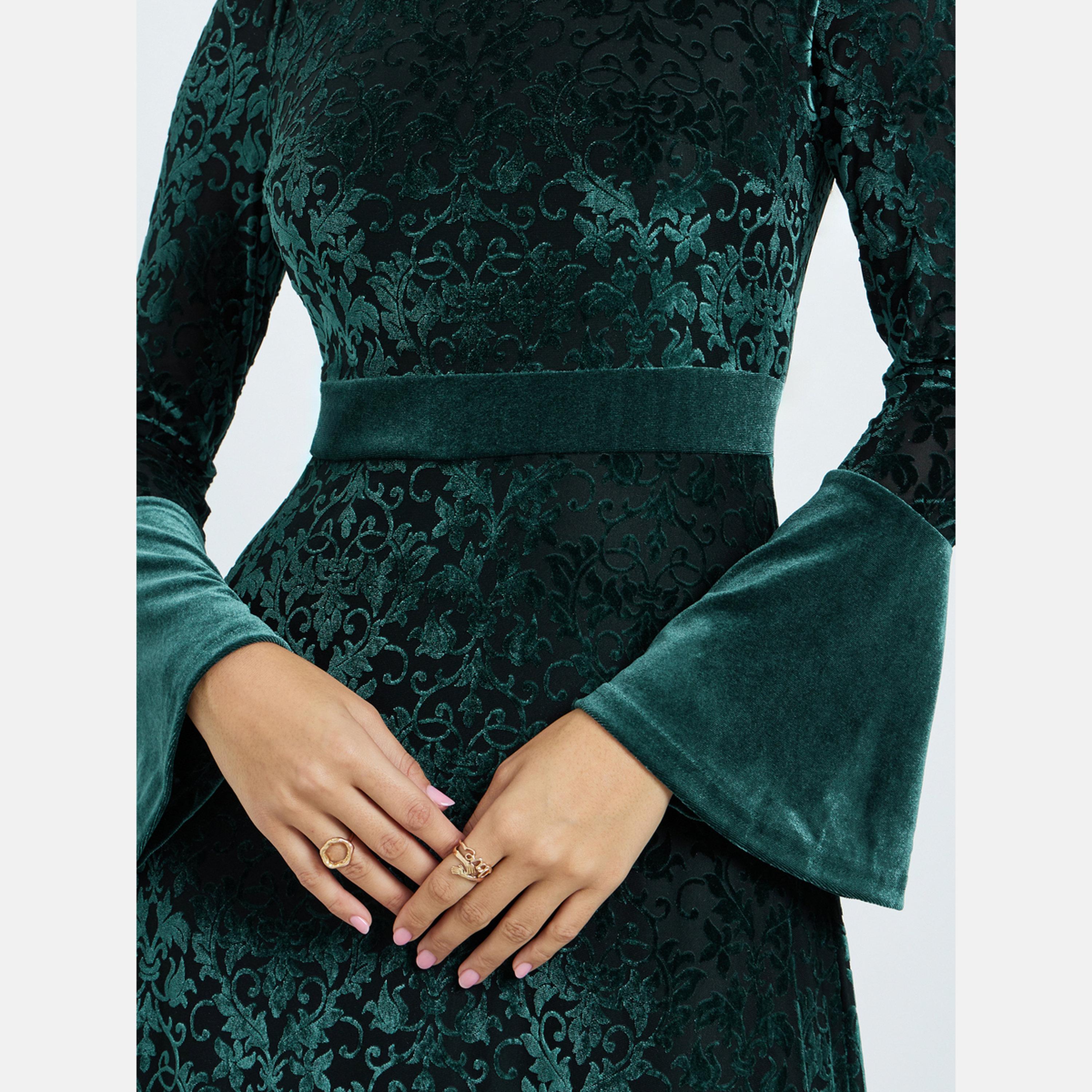 ستايلي - فستان ماكسي بتصميم A بأكمام طويلة ومظهر مخملي باللون الأزرق المخضر-women-clothing-dresses-image-4