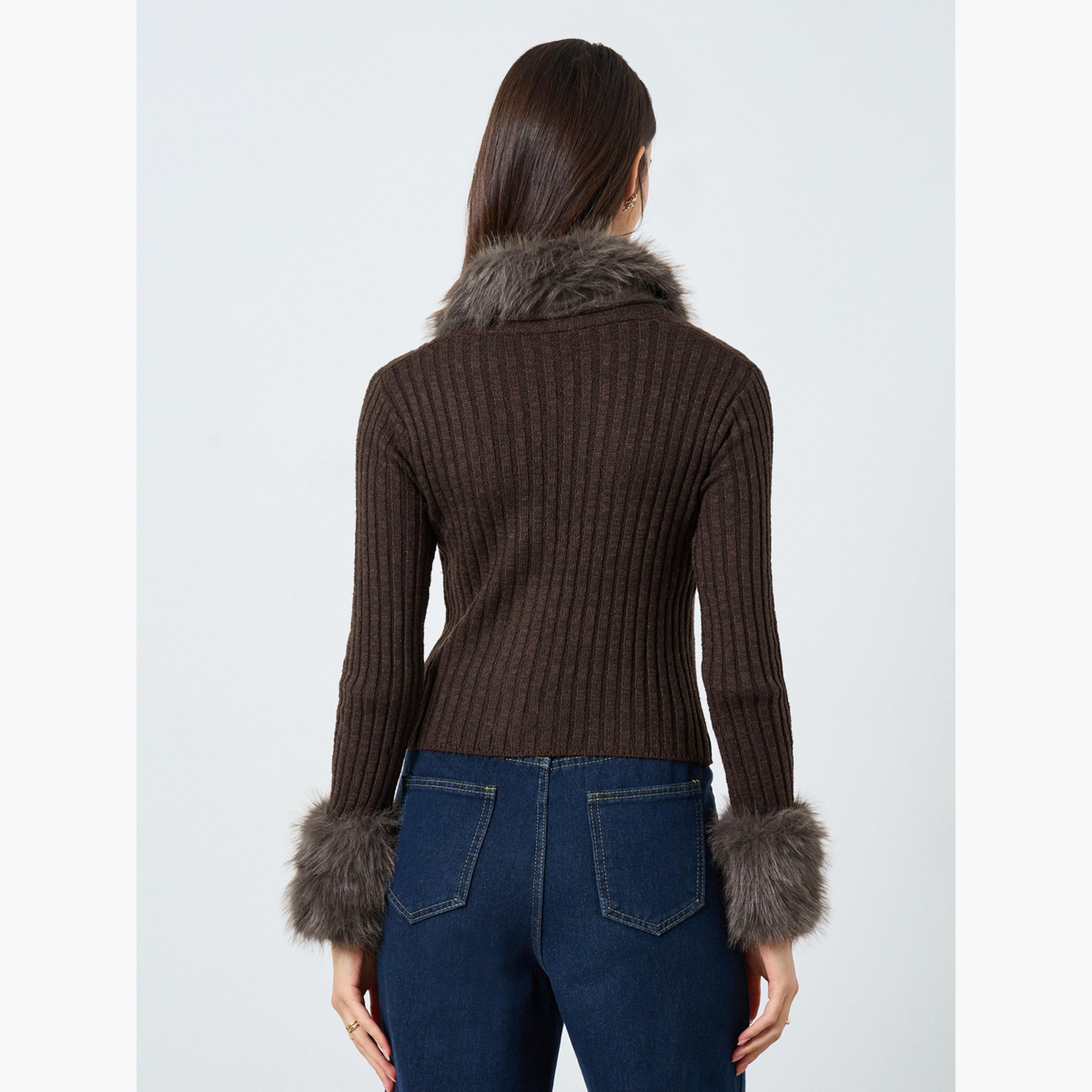 تيك تو - بلوزة كارديغان مزينة بالفرو الصناعي لون بني القهوة-women-winterwear-cardigansandjumpers-cardigans-image-5