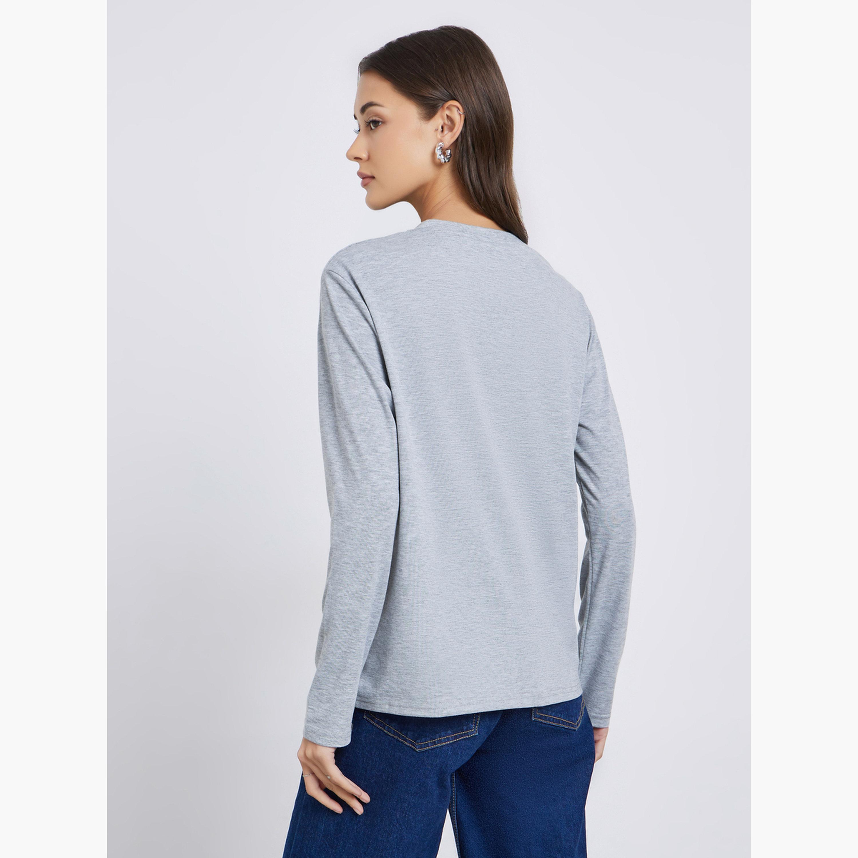 ستايلي - تي شيرت بطبعة جرافيكية قلادة رمادية-women-clothing-tshirts-image-4