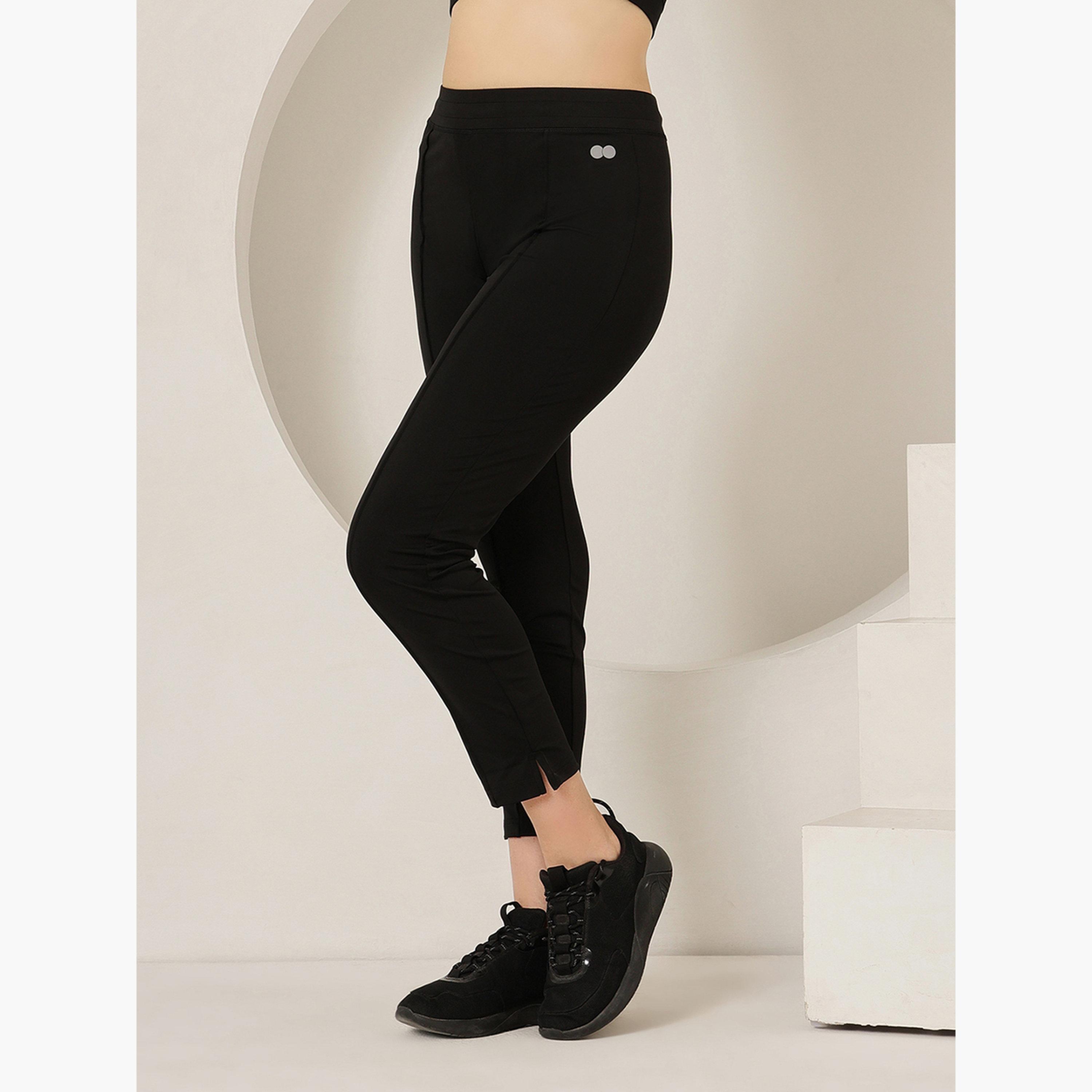 Clovia Black Snug Fit Active Straight Pants-women-clothing-sportswearandactivewear-bottoms-joggersandtrackpants-image-4