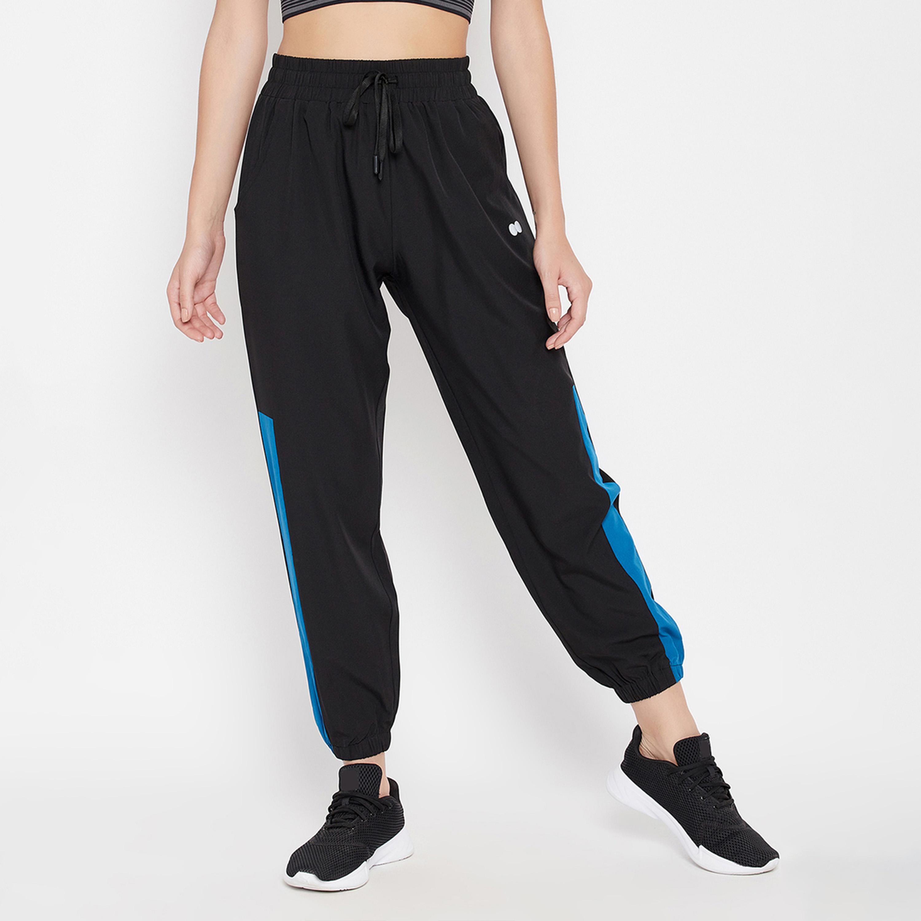 كلوفيا - بنطال رياضي مريح لون أسود-women-clothing-sportswearandactivewear-bottoms-joggersandtrackpants-image-1
