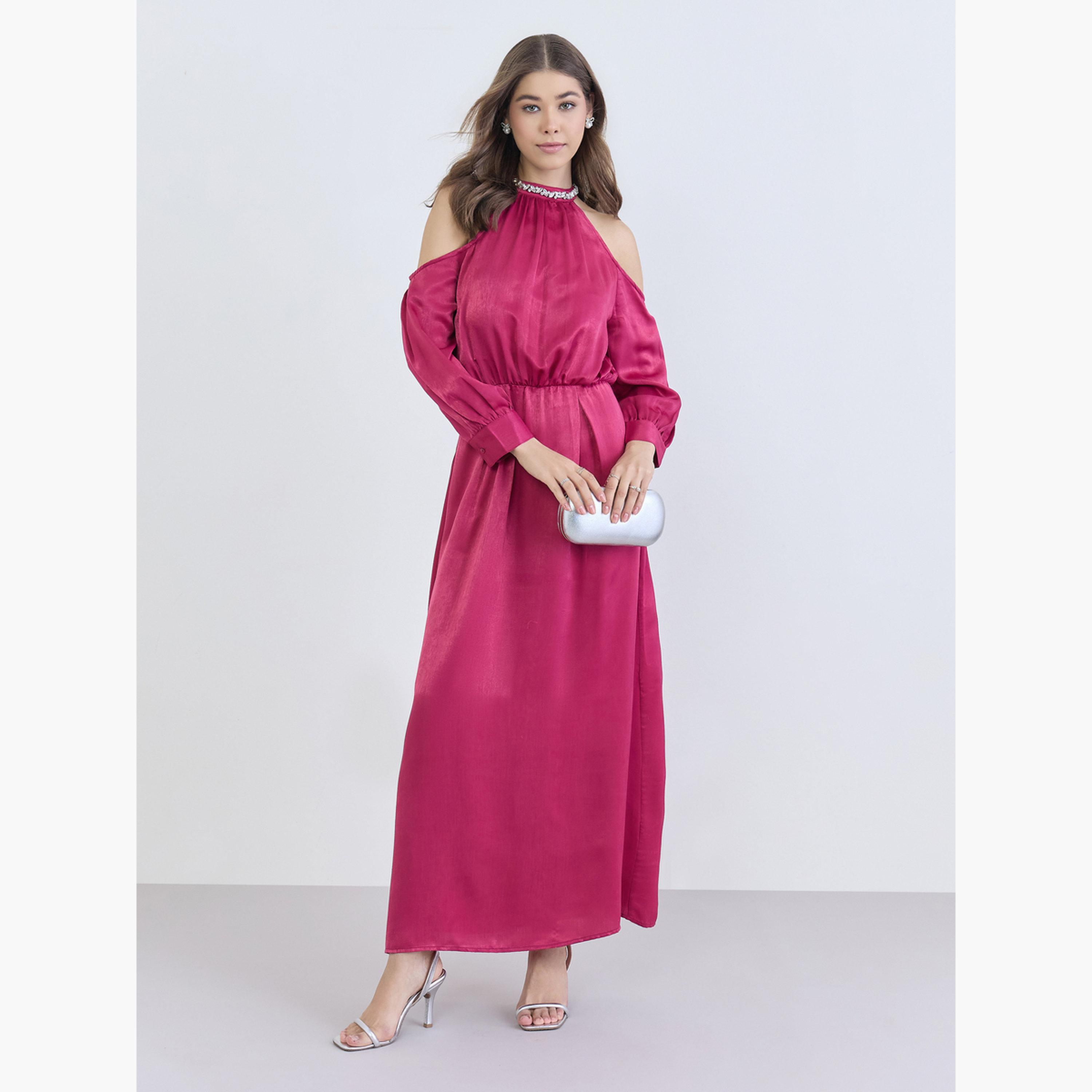 فستان طويل مزين بتصميم واسع من الأسفل وأكتاف مكشوفة-women-clothing-dresses-image-1