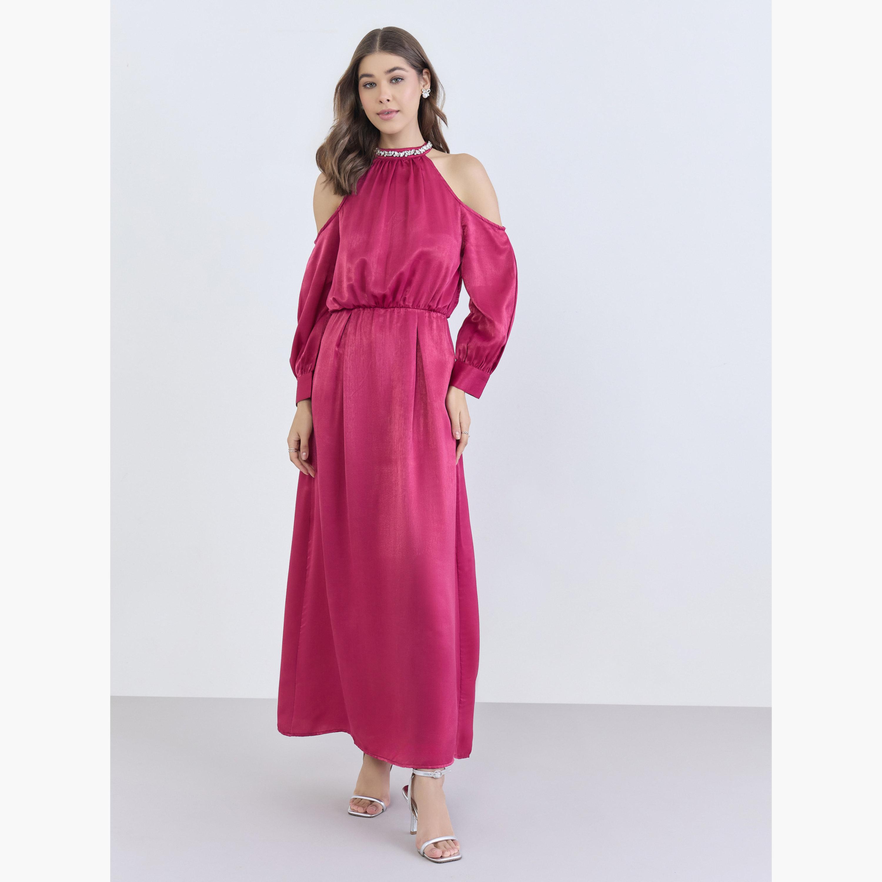 فستان طويل مزين بتصميم واسع من الأسفل وأكتاف مكشوفة-women-clothing-dresses-image-2