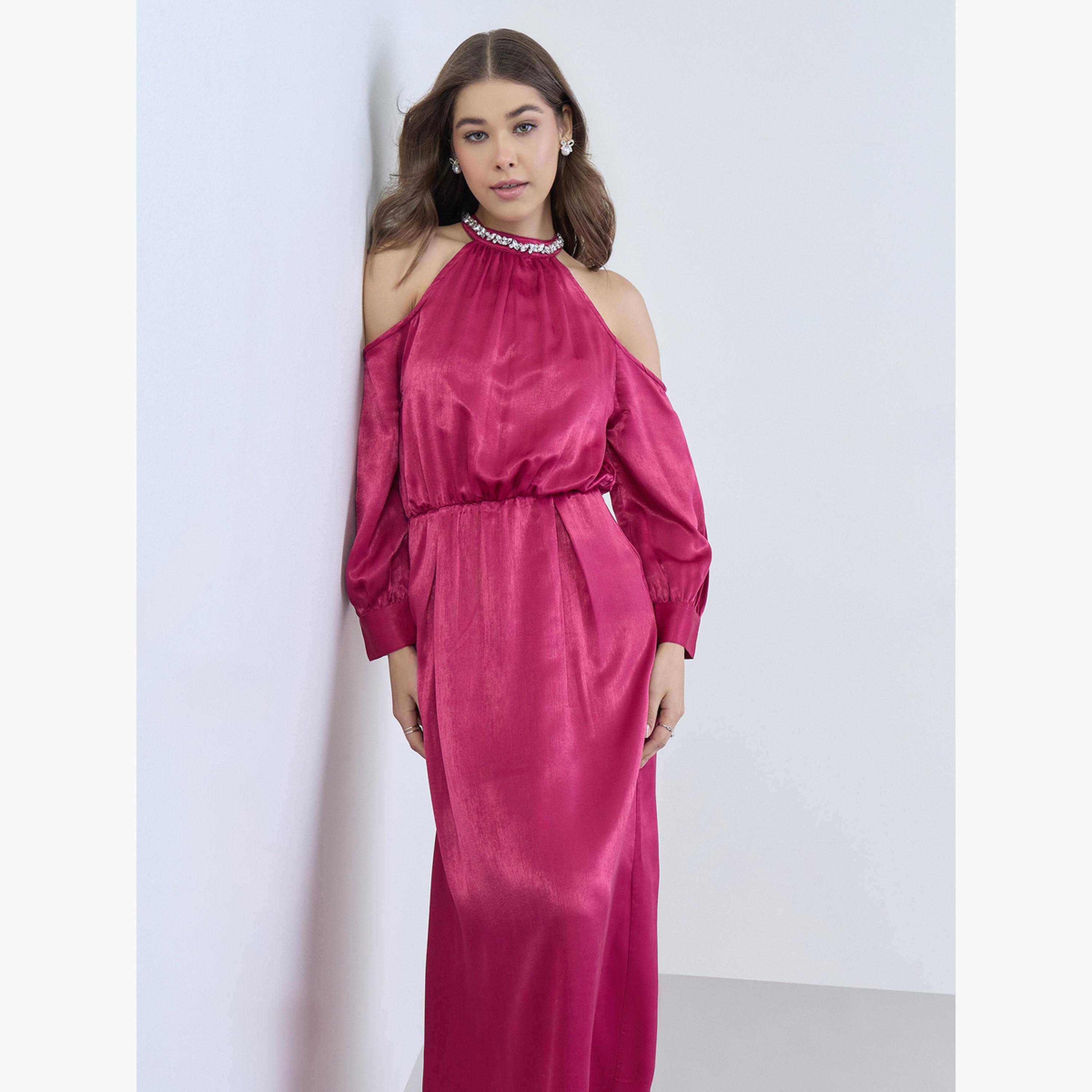 فستان طويل مزين بتصميم واسع من الأسفل وأكتاف مكشوفة-women-clothing-dresses-image-4
