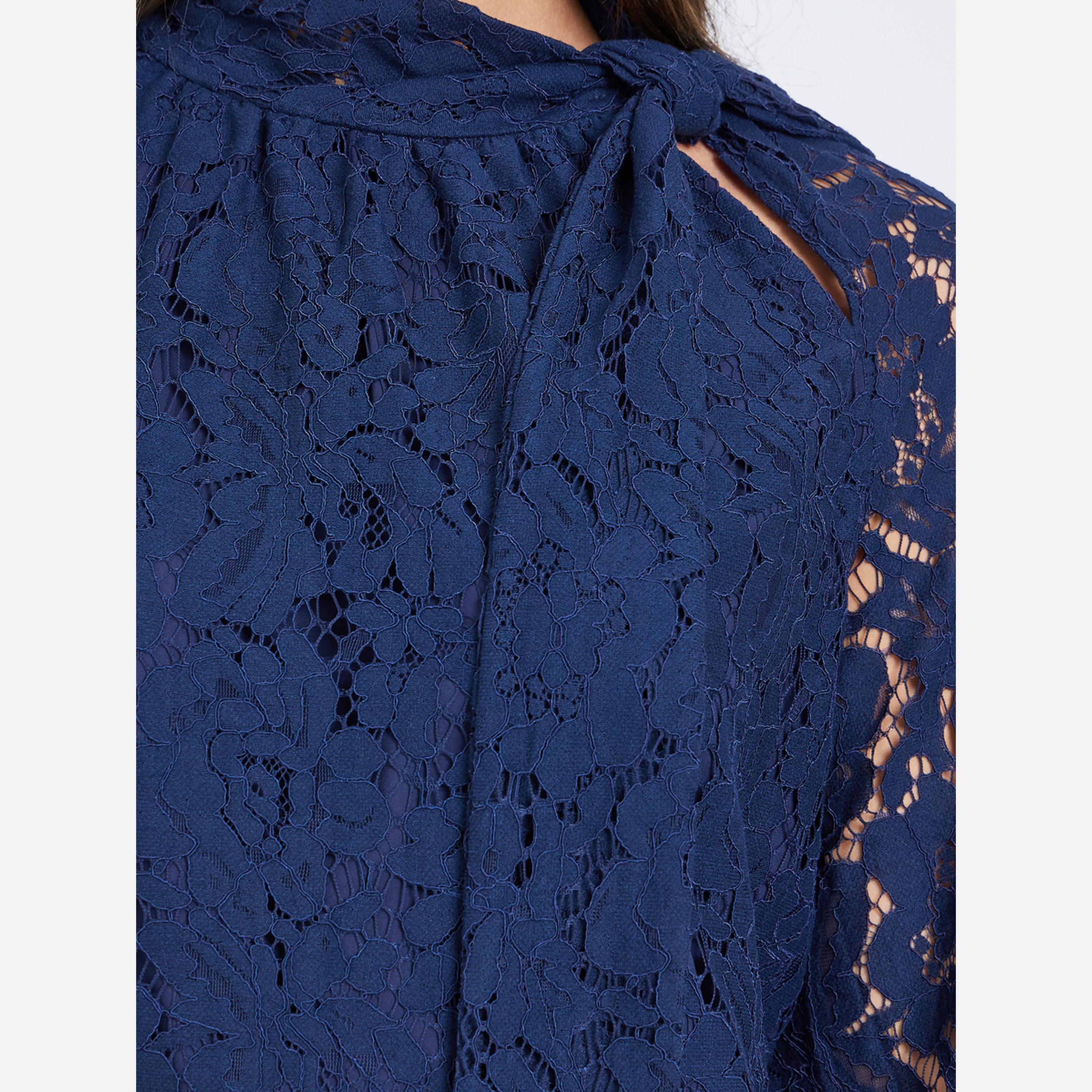ستايلي - بلوزة لون أزرق داكن رباط من الدانتيل عند الرقبة-women-clothing-shirtsandblouses-blouses-image-4
